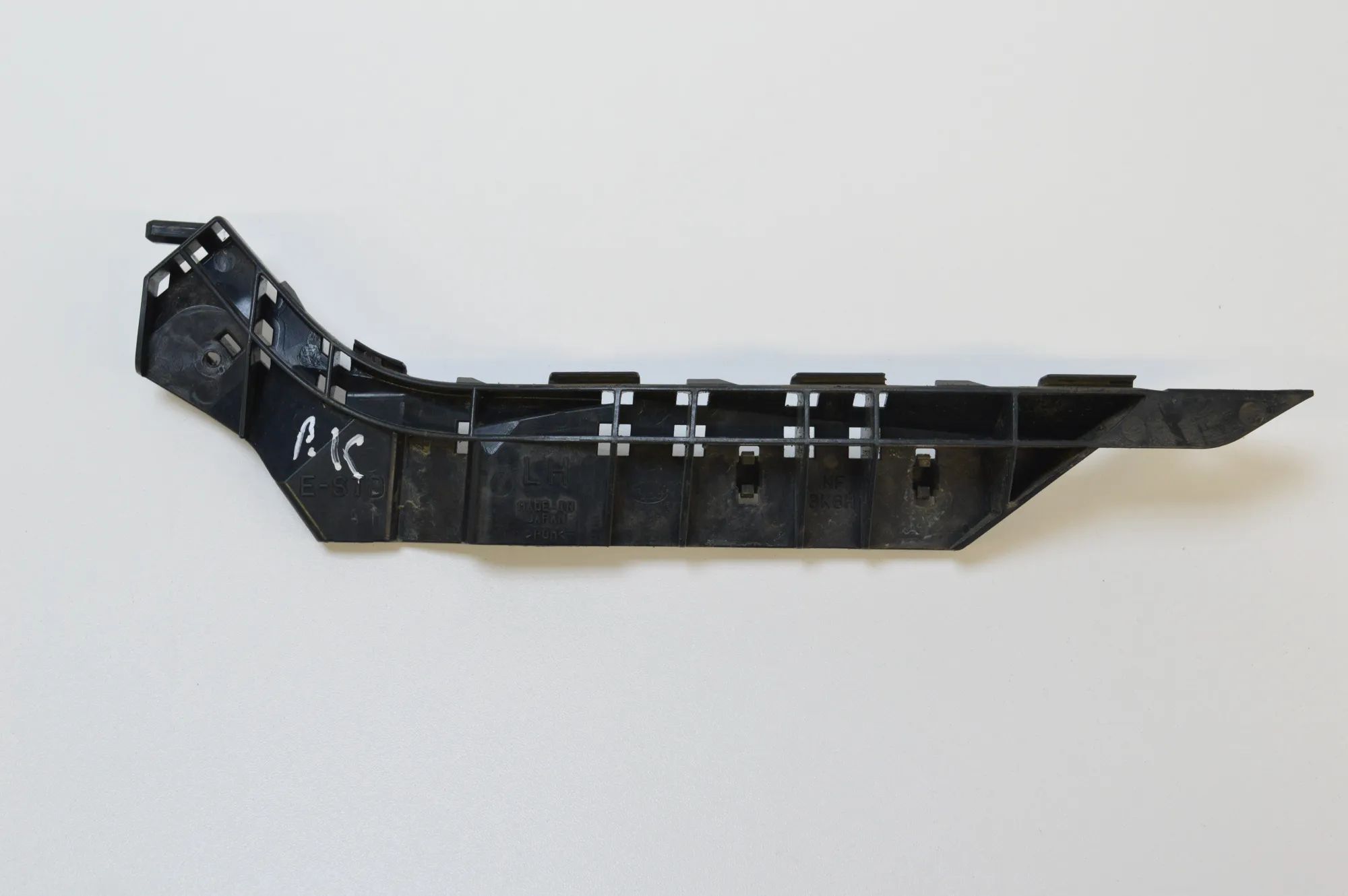 Subaru Outback Front Left Bumper Bracket Front Left Bumper Bracket — SUBARU OUTBACK BR (...