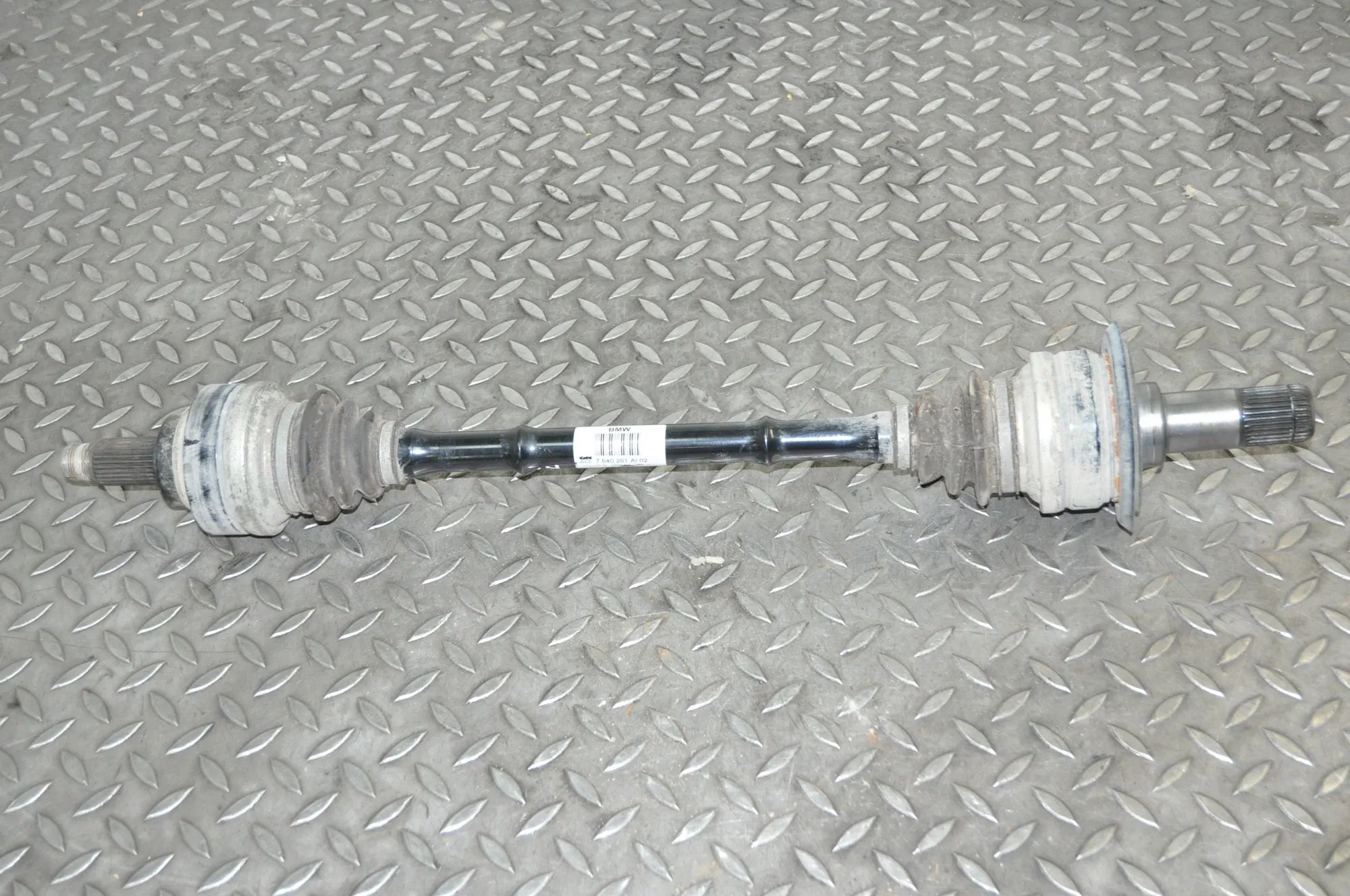 BMW 2 (F22 / F23) Rear Left Driveshaft Rear Left Driveshaft — BMW 2 Cabrio F23 (2014-2...