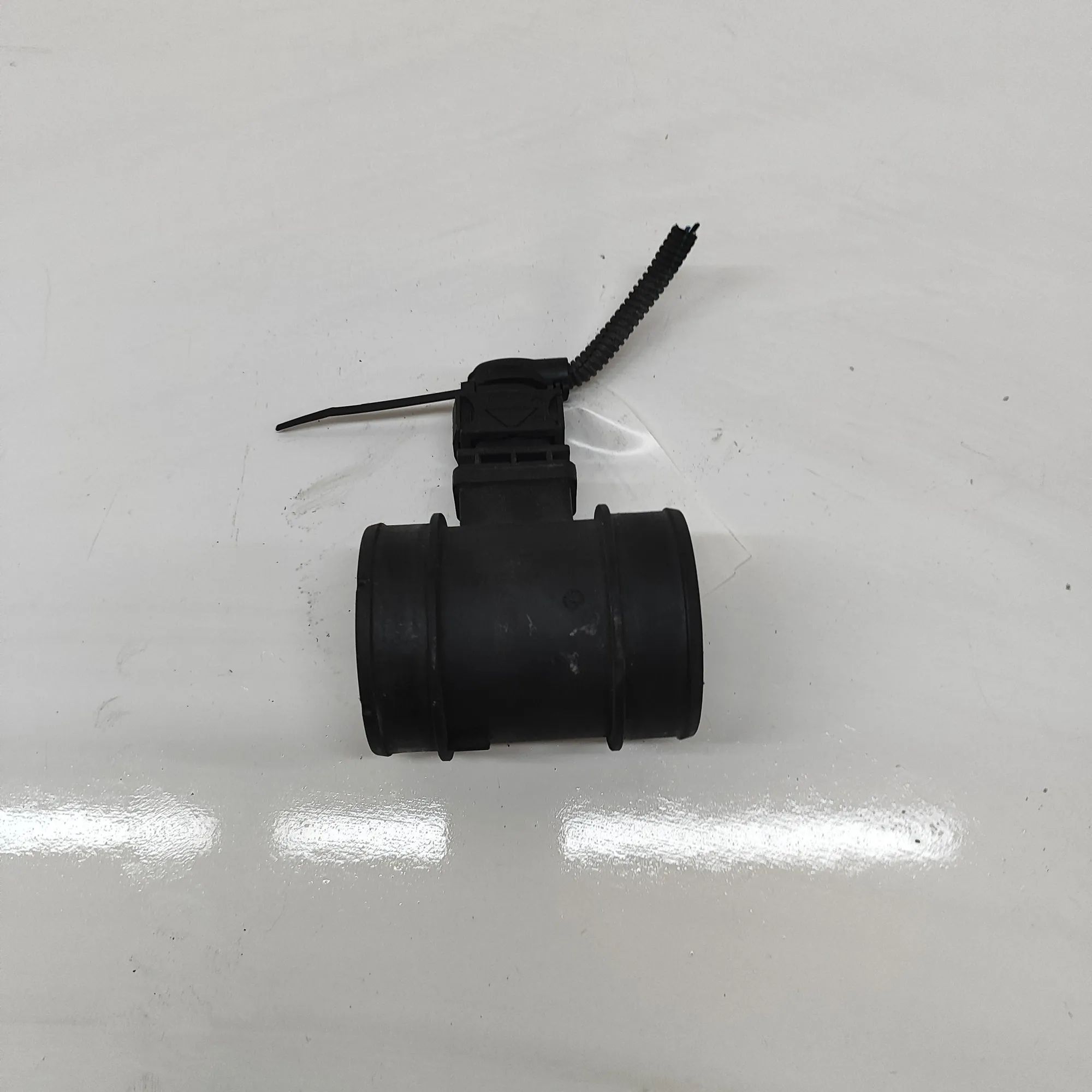 Saab 9-3 Mass airflow sensor (MAF) Mass airflow sensor (MAF) — SAAB 9-3 YS3F (2002...