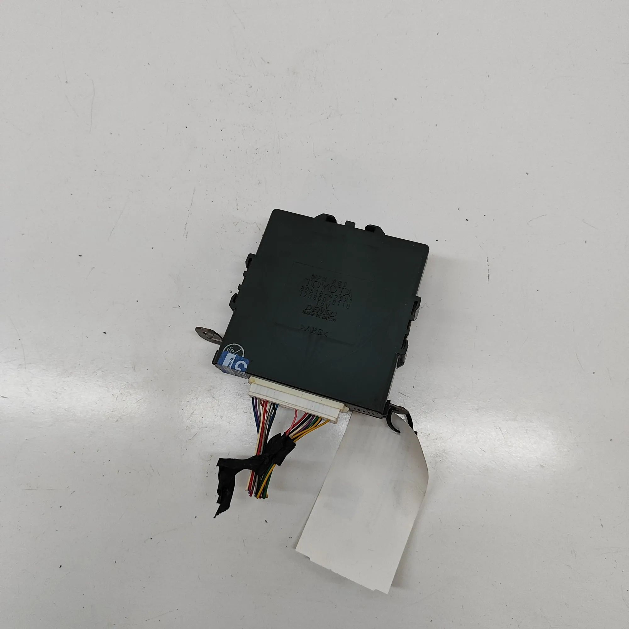 Toyota Prius Power Distribution Unit Power distribution unit — TOYOTA PRIUS Hatchbac...