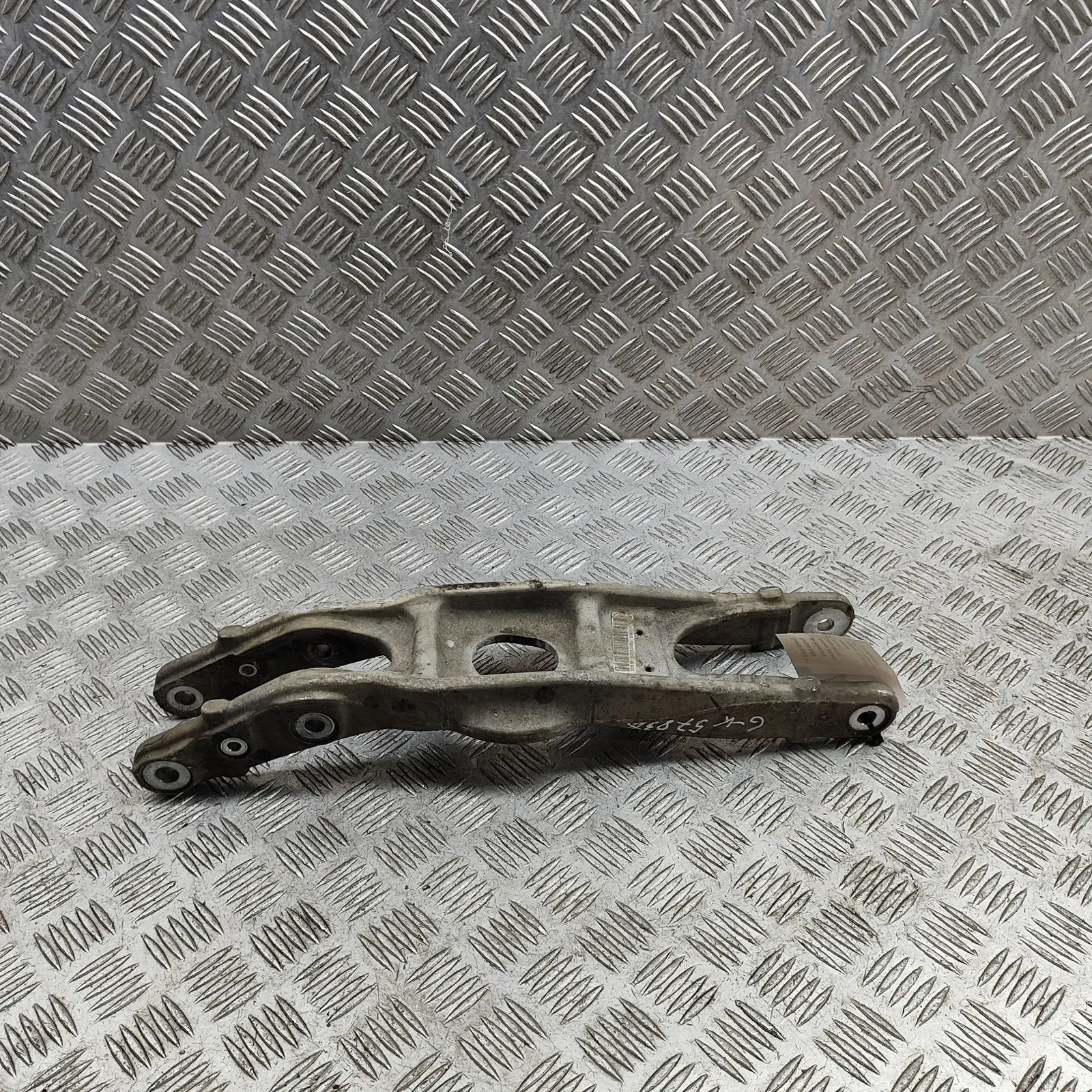Mercedes-Benz A (W176) Rear Left Lower Control Arm Rear Left Lower Control Arm — MERCEDES BENZ C-C...