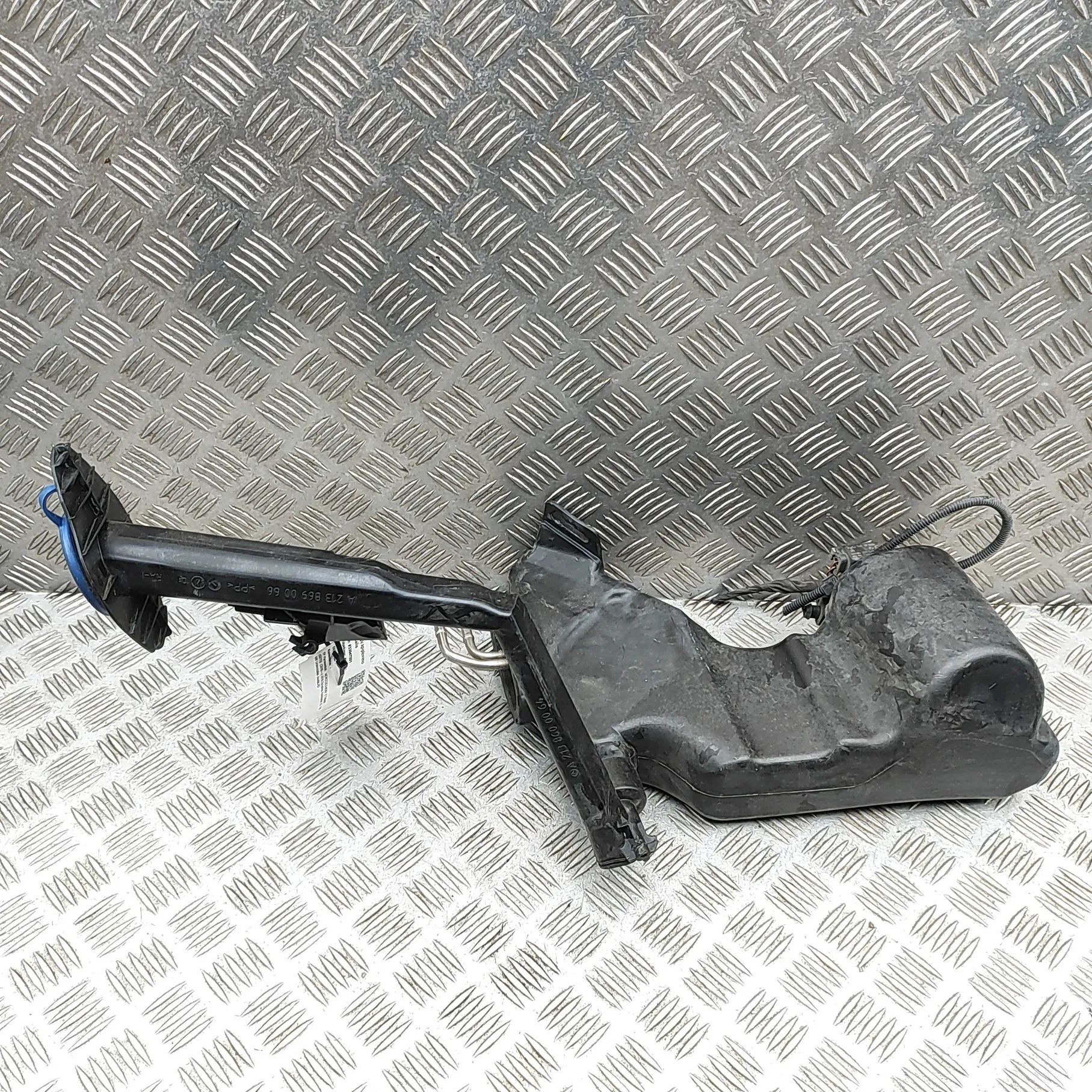 Mercedes-Benz A (W176) Window Washer Tank Window Washer Tank — MERCEDES BENZ E-CLASS (W21...
