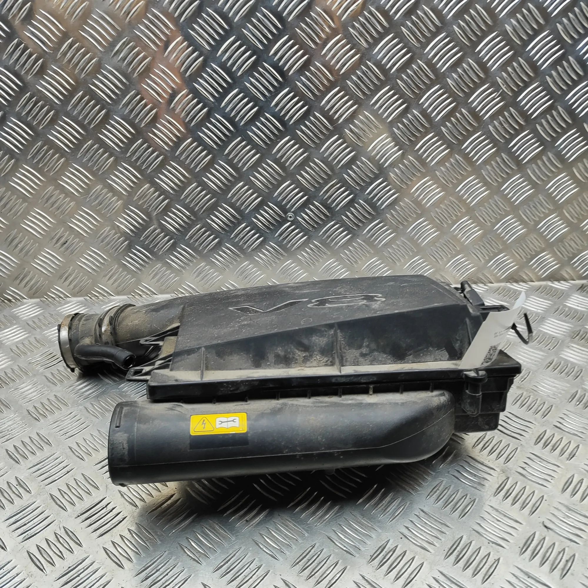 Mercedes-Benz A (W176) Воздухоочиститель  Air Filter Box — MERCEDES BENZ S-CLASS (W222) (...