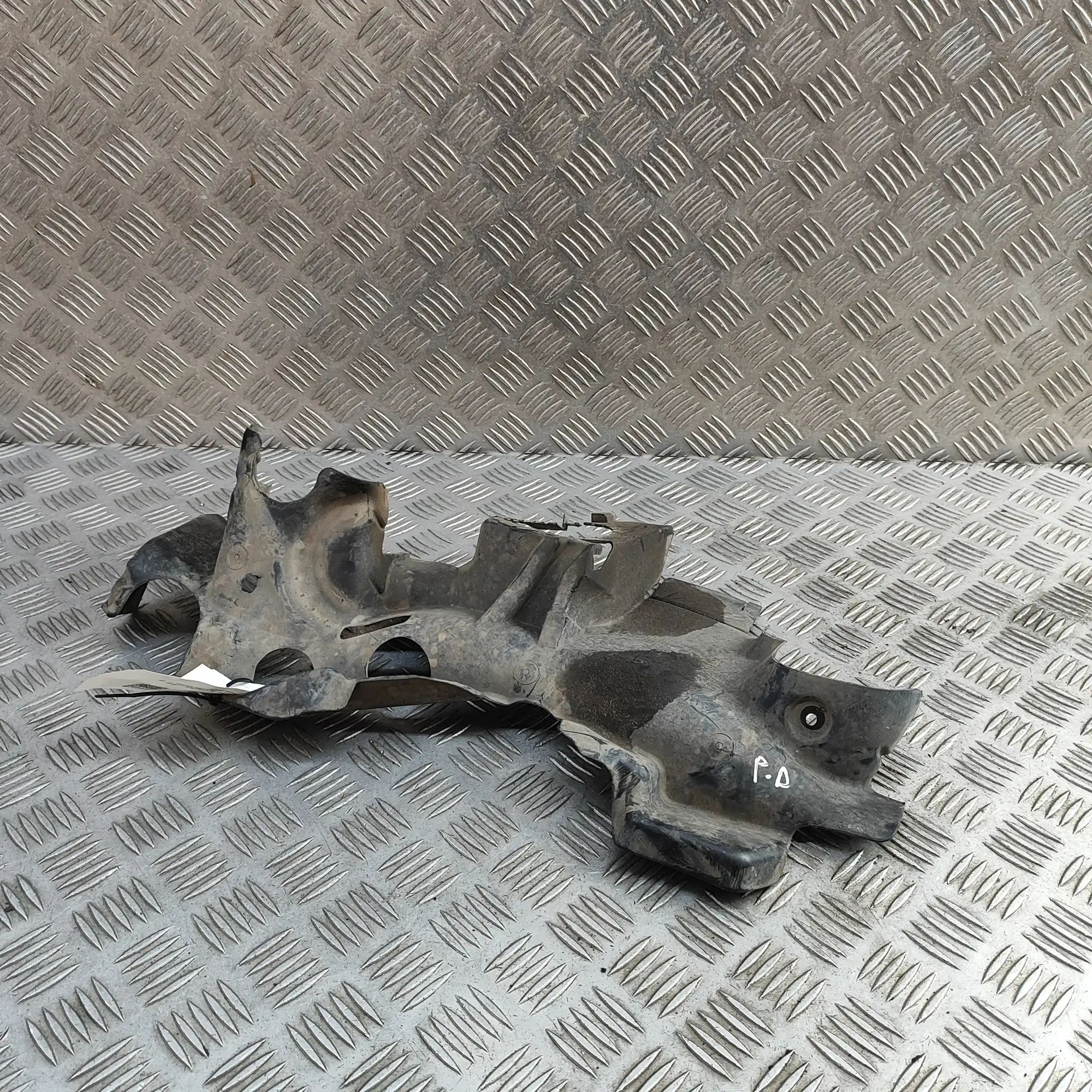 Mercedes-Benz A (W176) Radiator Air Guide Duct Radiator Air Guide Duct — MERCEDES BENZ E-CLASS...