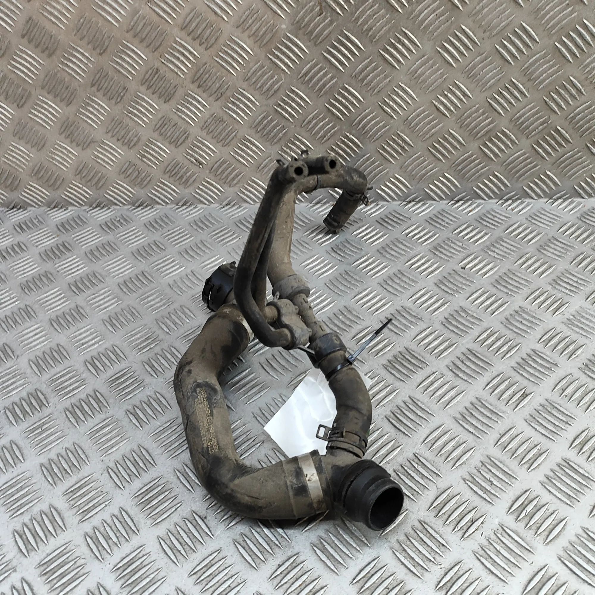 Mercedes-Benz A (W176) Шланг системы охлаждения Coolant hose — MERCEDES BENZ E-CLASS (W213) (20...