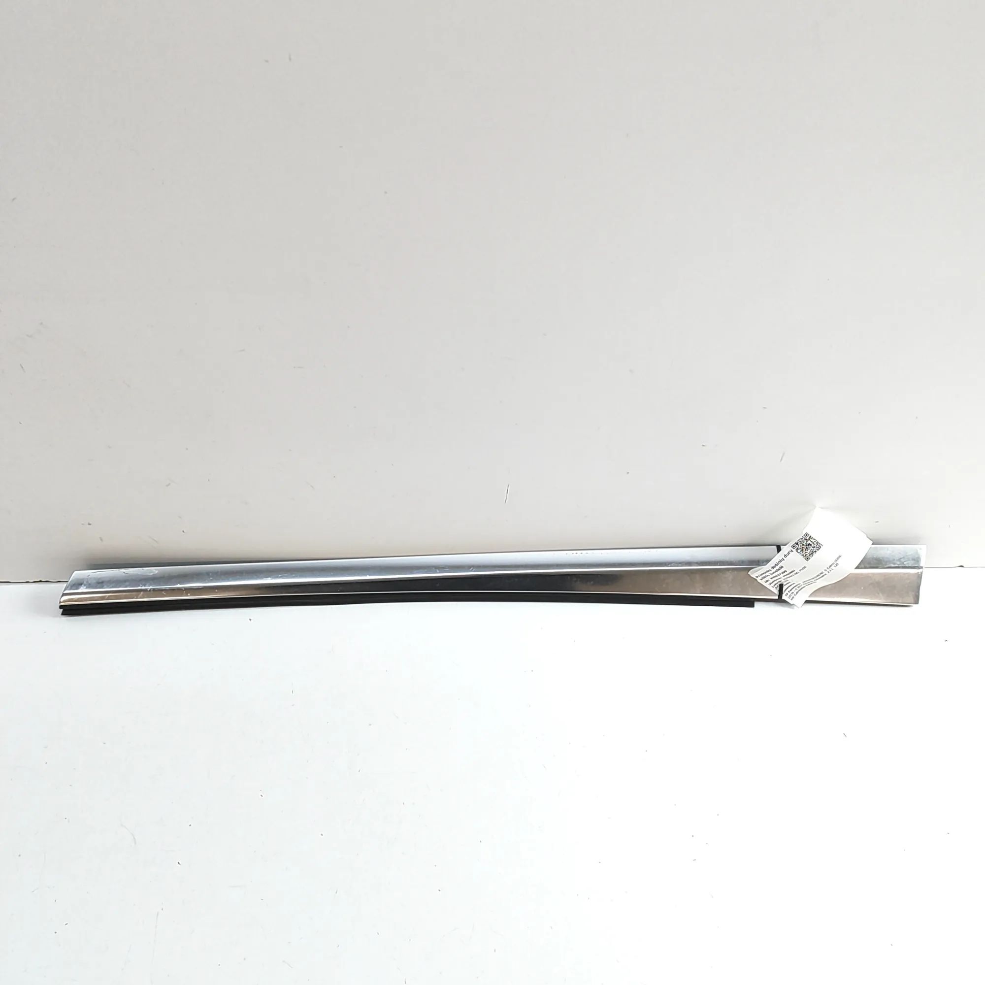 Mercedes-Benz A (W176) Door window strip — rear right Door window strip — rear right — MERCEDES BENZ ...