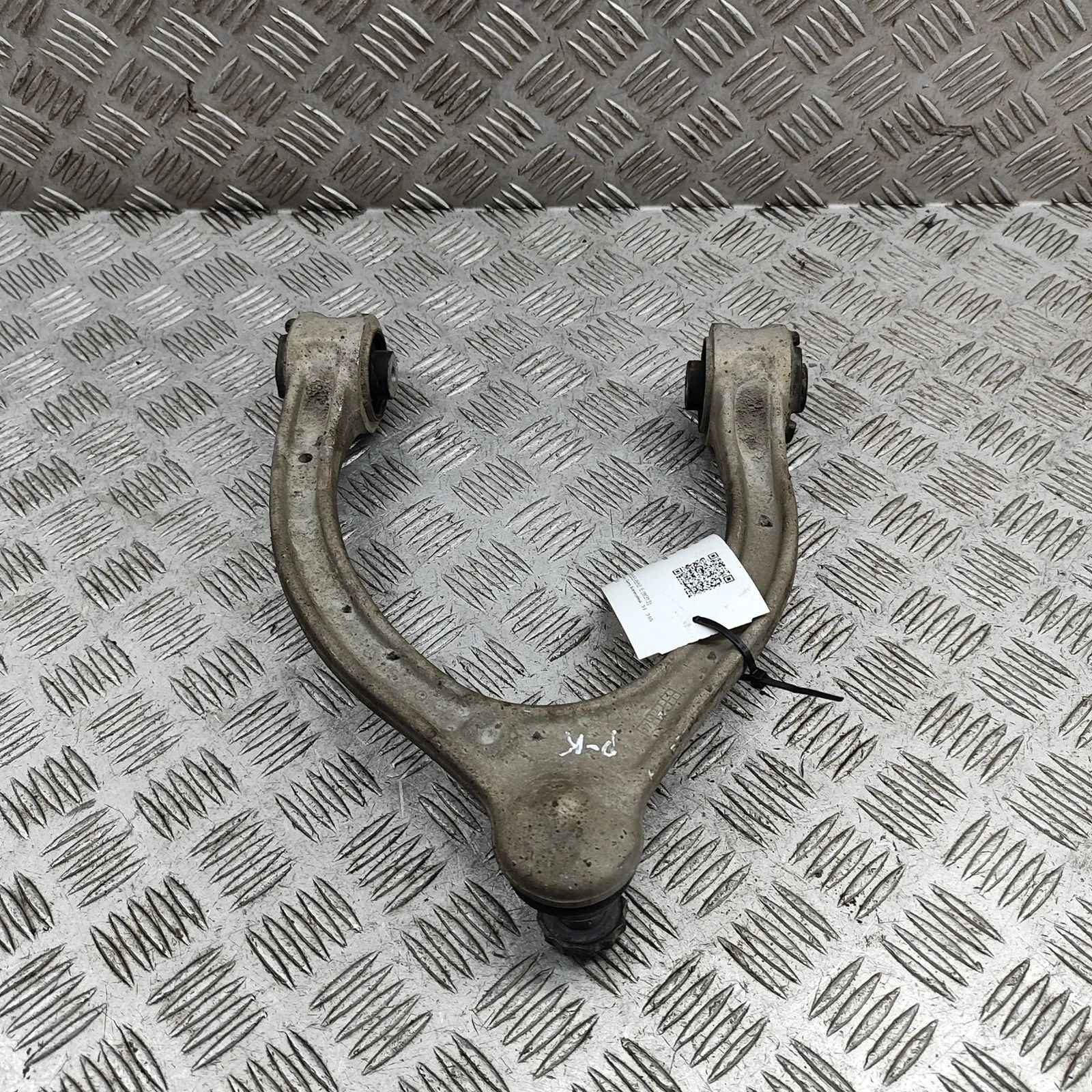 Mercedes-Benz A (W176) Front Left Upper Control Arm Front Left Upper Control Arm — MERCEDES BENZ E-...