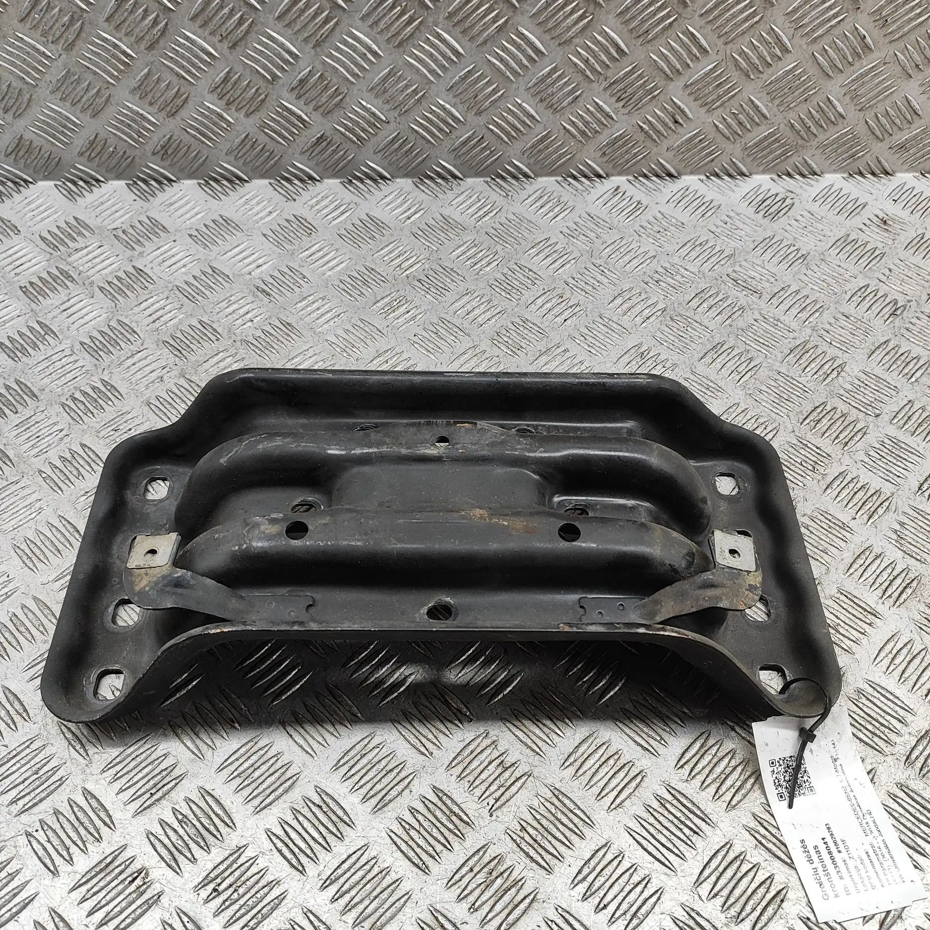 Mercedes-Benz A (W176) Gearbox Support Mount Bracket Gearbox Support Mount Bracket — MERCEDES BENZ E...