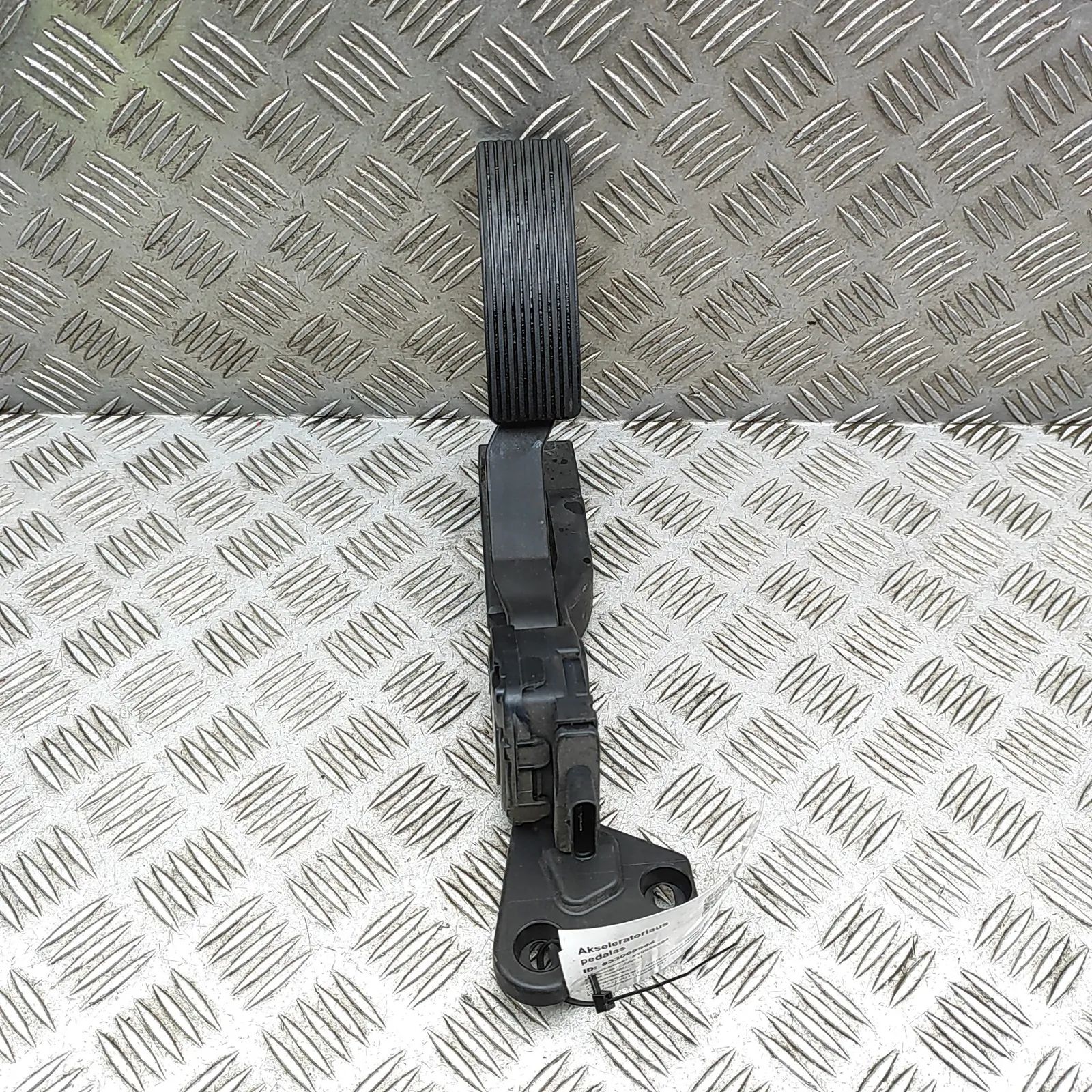 Mercedes-Benz A (W169) Throttle Pedal Throttle Pedal — MERCEDES BENZ ML-CLASS (W166) ...