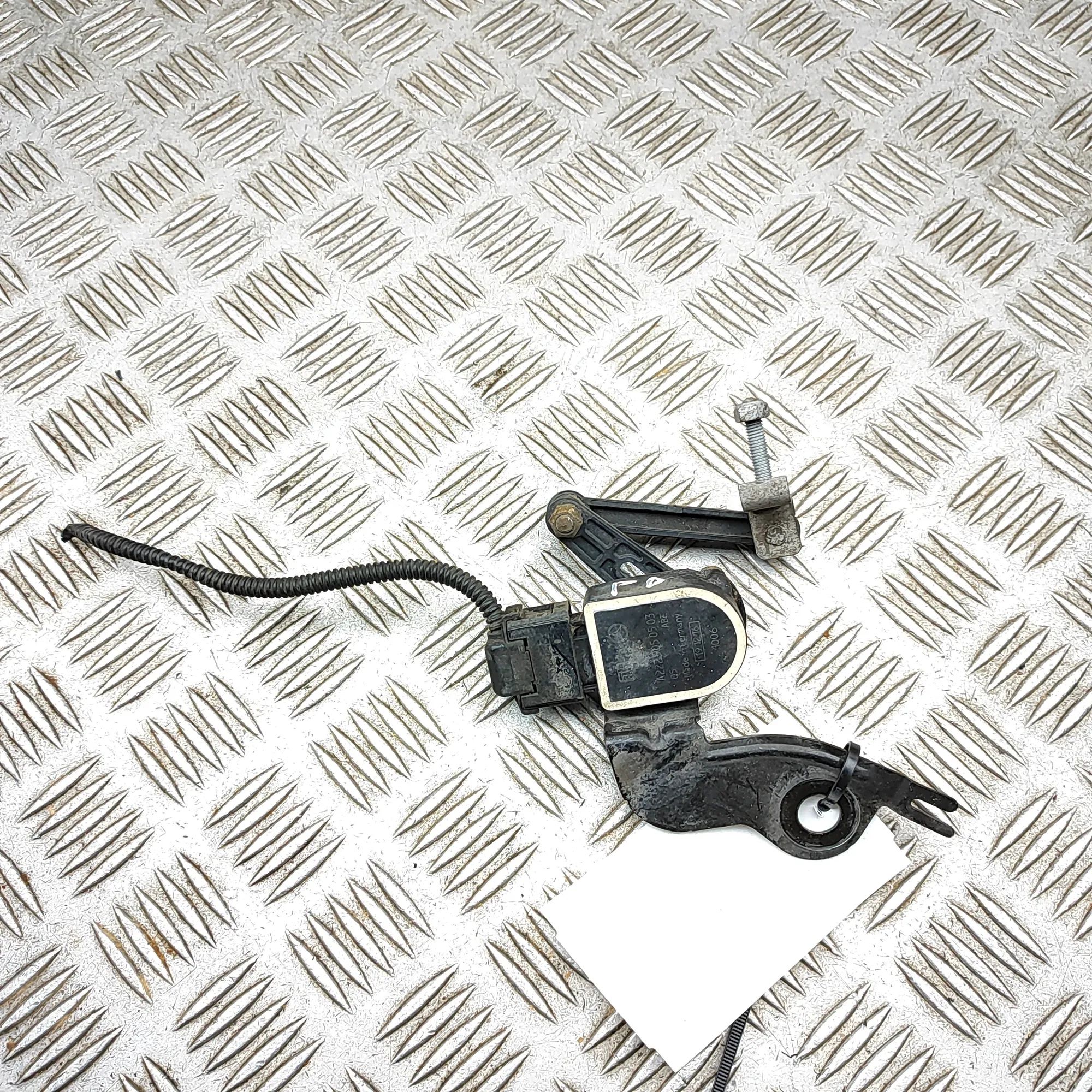 Mercedes-Benz A (W176) Ride height sensor — front right Ride height sensor — front right — MERCEDES BEN...