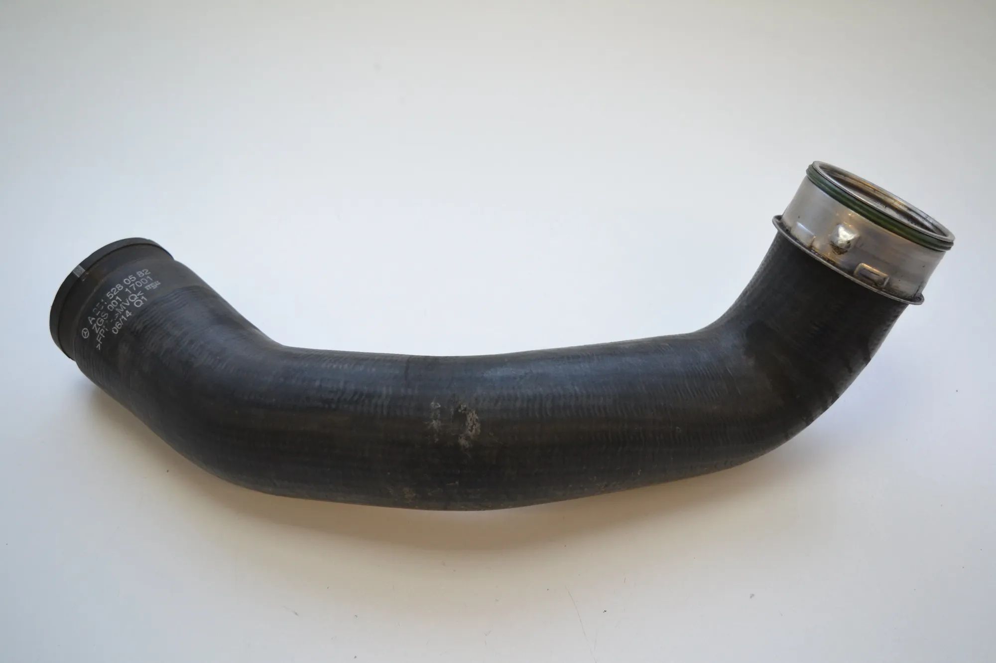 Mercedes-Benz A (W169) Intercooler hose — left Intercooler hose — left — MERCEDES BENZ R-CLASS...