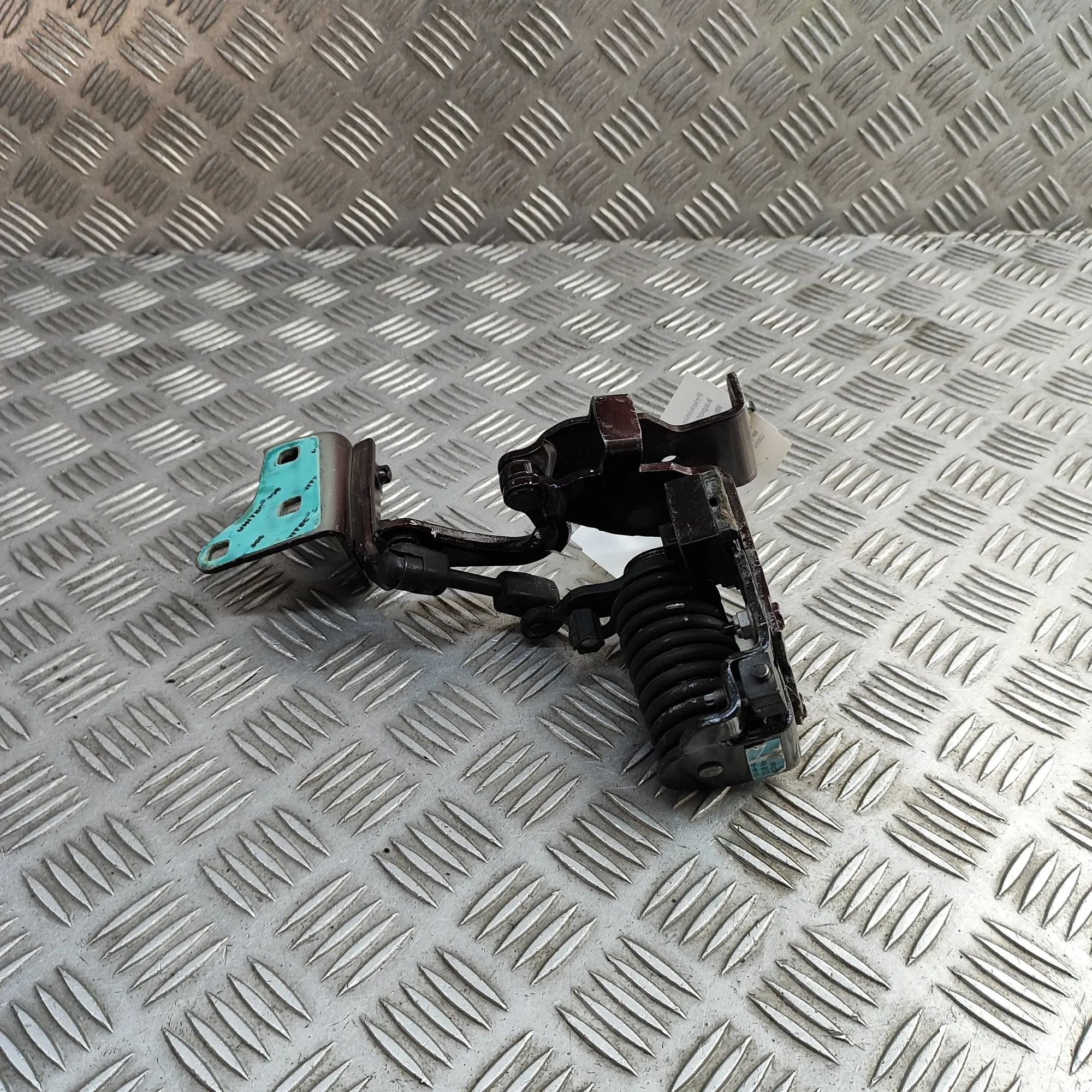 Mercedes-Benz A (W176) Left Side Bootlid Hinge Left Side Bootlid Hinge — MERCEDES BENZ E-CLASS...