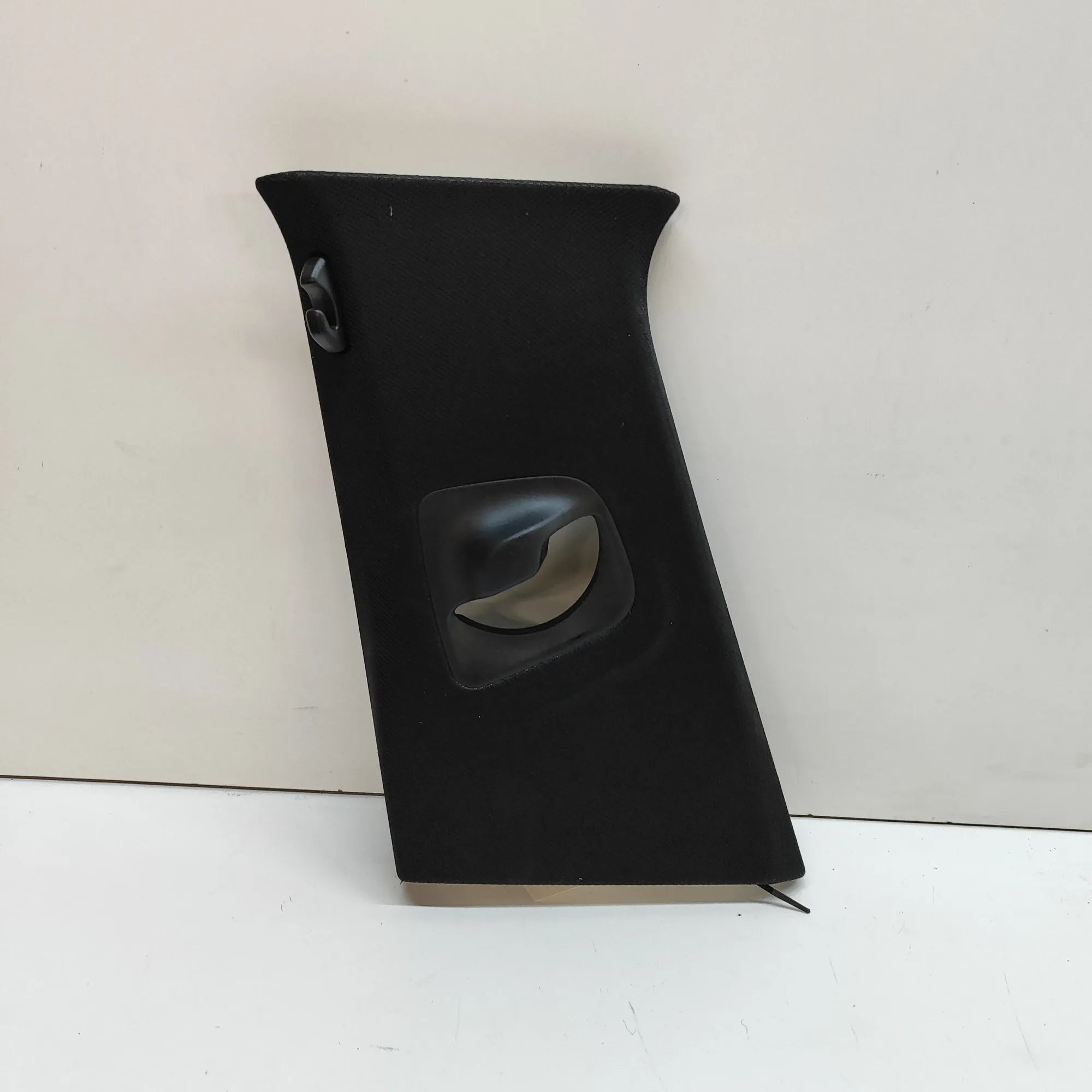 BMW 5 (G30 / G31) B-pillar trim — left B-pillar trim — left — BMW 5 G30 (2016-PRESENT)...
