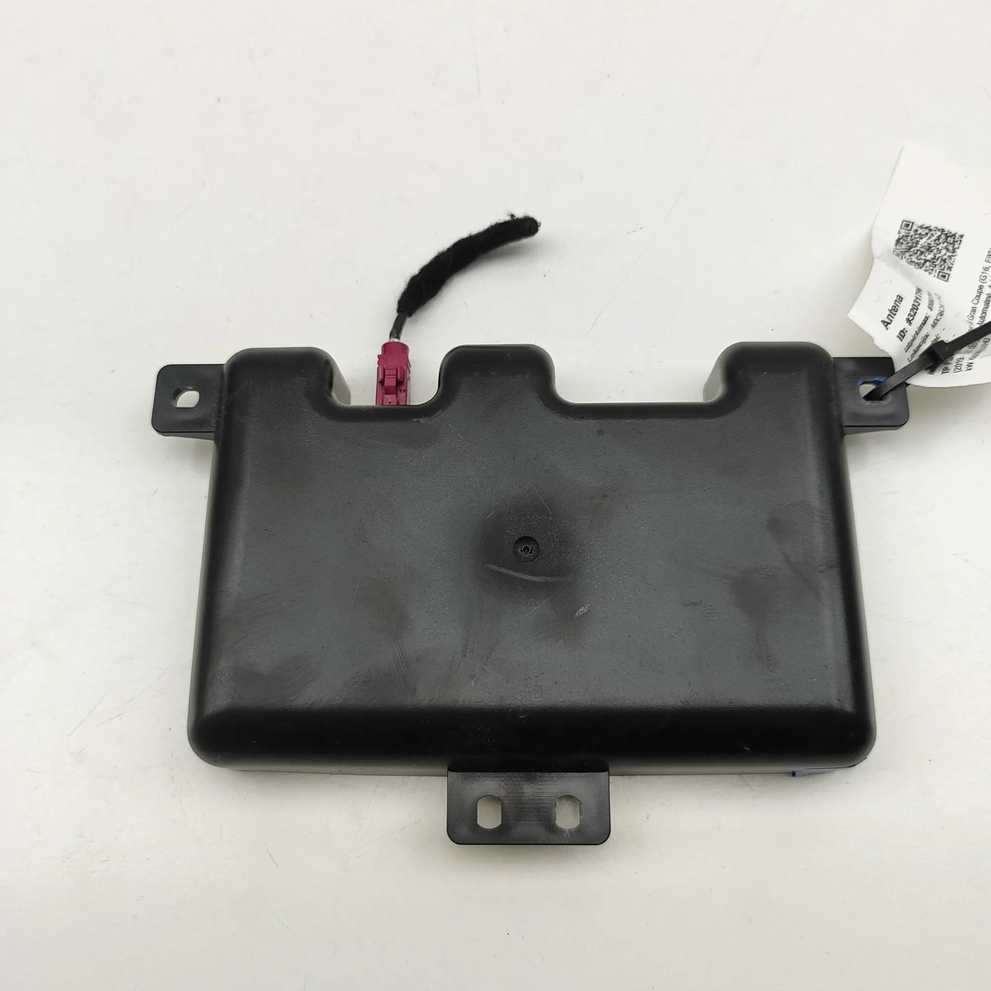 BMW 8 (G15) Antenna Amplifier Antenna Amplifier — BMW 8 Gran Coupe G16, F93 (...