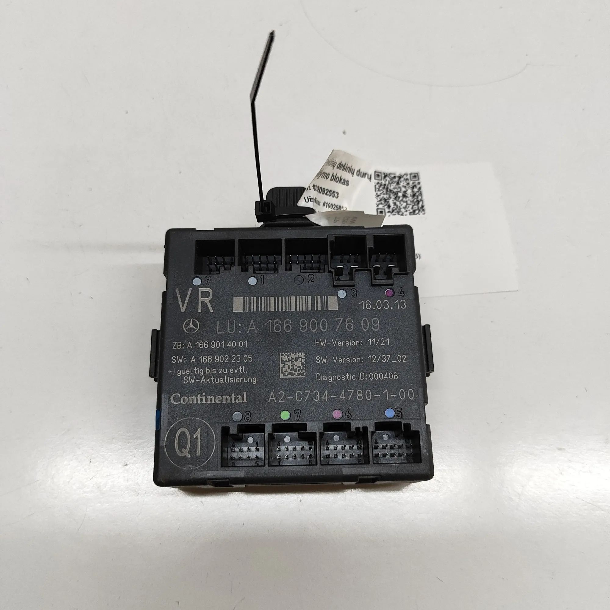 Mercedes-Benz A (W176) Door control unit — front right Door control unit — front right — MERCEDES BENZ...