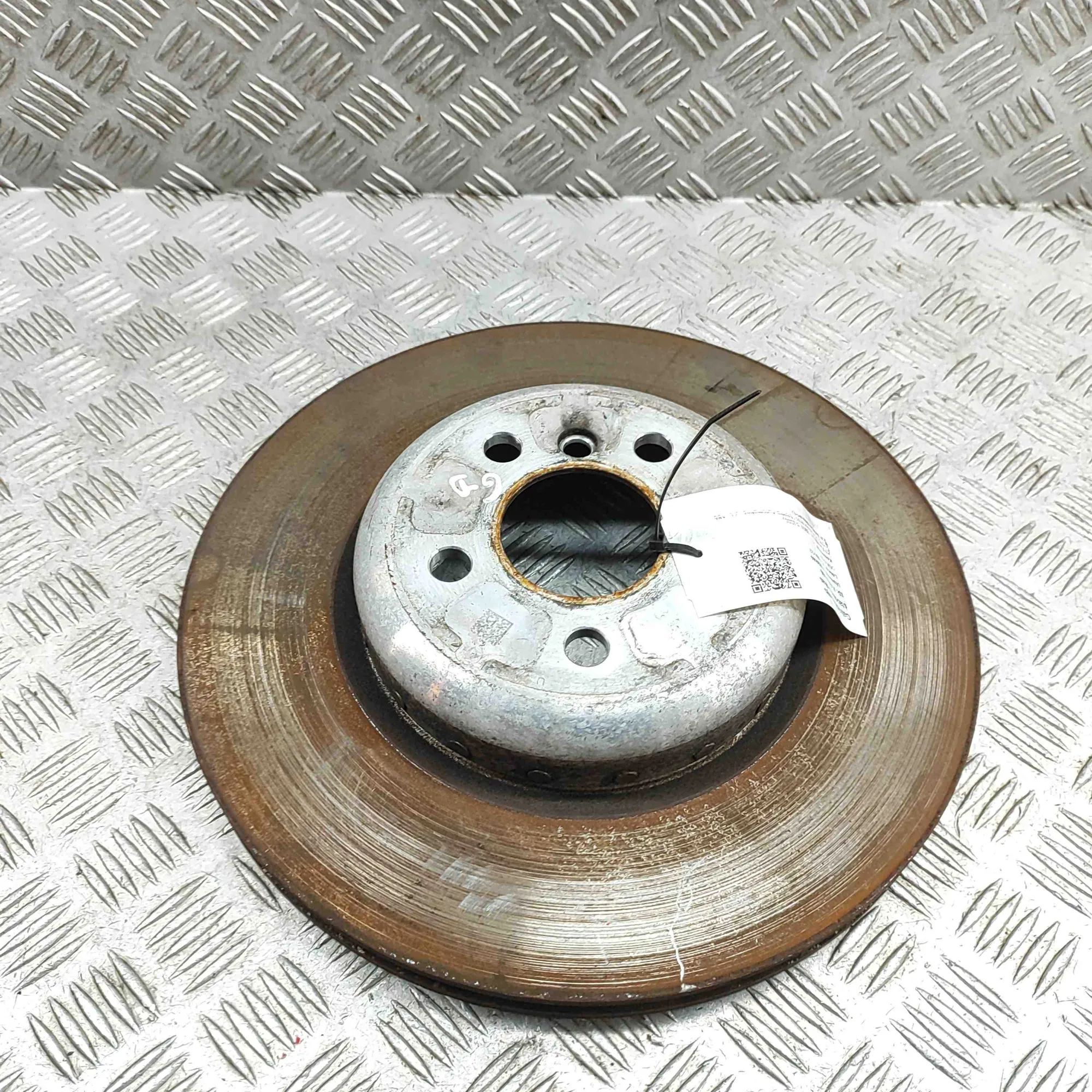 BMW 5 (G30 / G31) Rear Right Brake Disc Rear Right Brake Disc — BMW 5 G30 (2016-PRESENT...