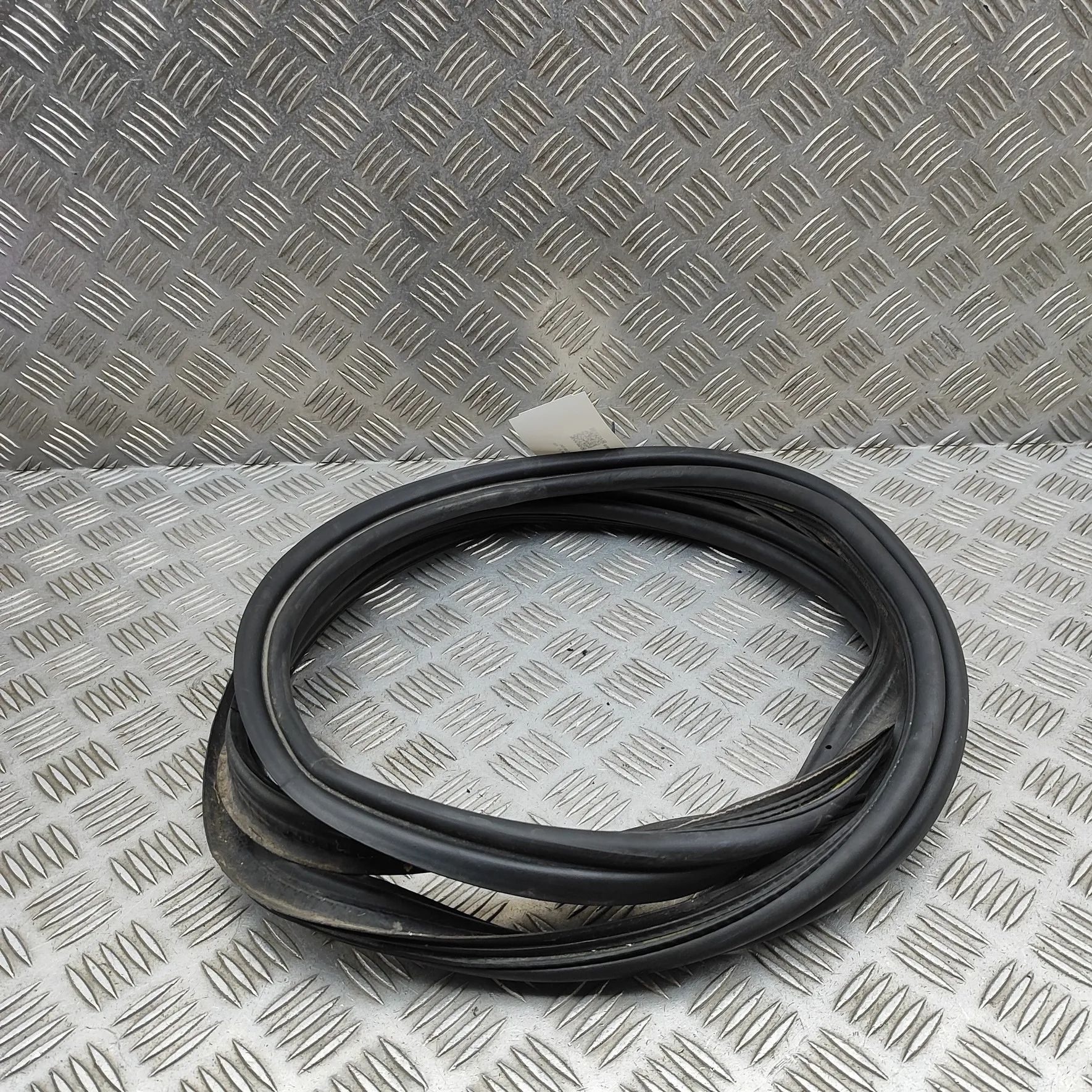 Mercedes-Benz A (W176) Tailgate rubber seal Tailgate rubber seal — MERCEDES BENZ C-CLASS (W...