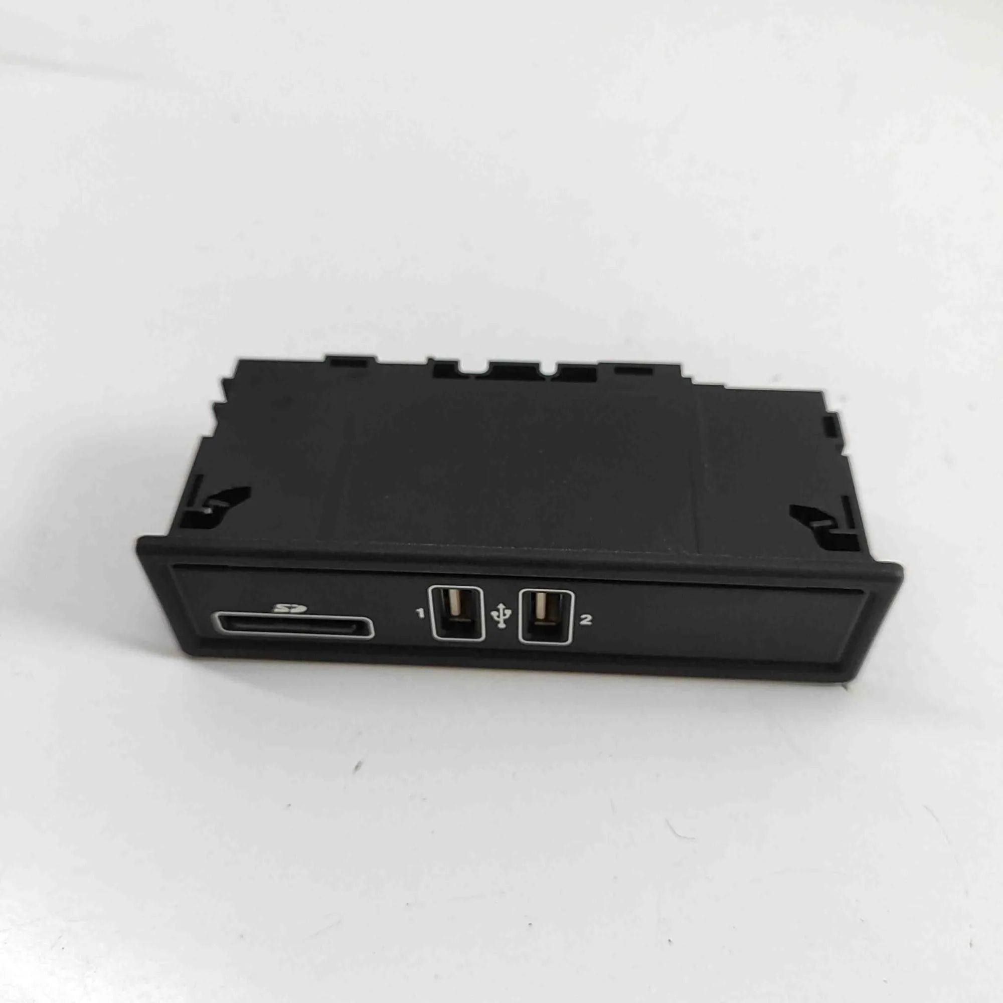 Mercedes-Benz A (W176) USB USB — MERCEDES BENZ C-CLASS (W205) (2014-2021) ...