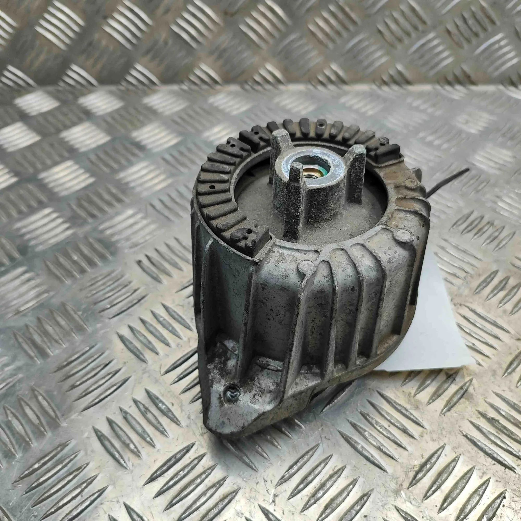 Mercedes-Benz A (W176) Right Side Engine Mount Right Side Engine Mount — MERCEDES BENZ C-CLASS...