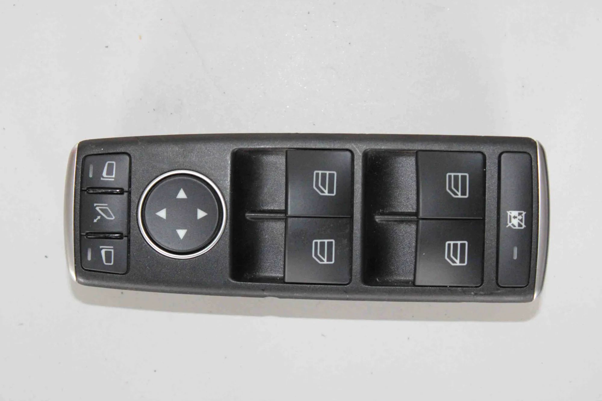 Mercedes-Benz A (W169) Door window switch — front right Door window switch — front right — MERCEDES BEN...
