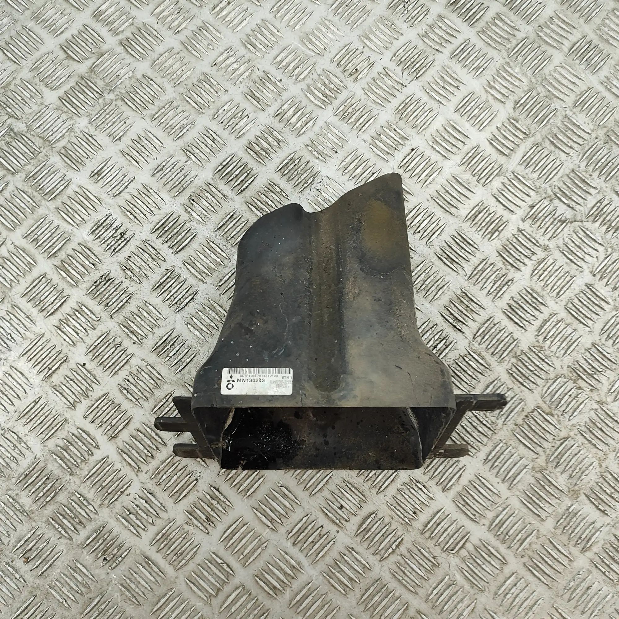 Mitsubishi Colt Radiator Air Guide Duct Radiator Air Guide Duct — MITSUBISHI COLT VI Z3...