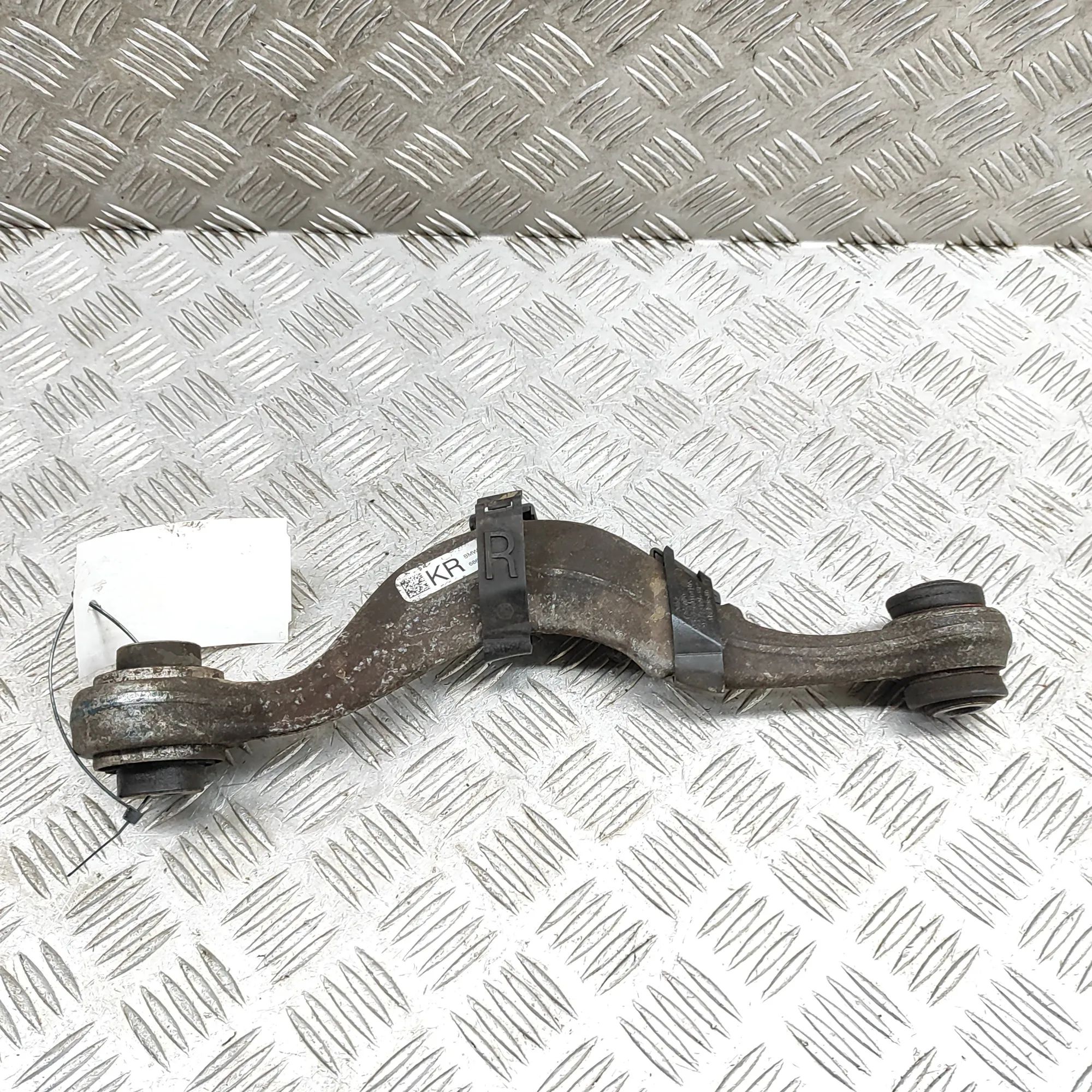 BMW 5 (F10 / F11) Rear Right Control Arm Rear Right Control Arm — BMW 5 G30 (2016-PRESEN...