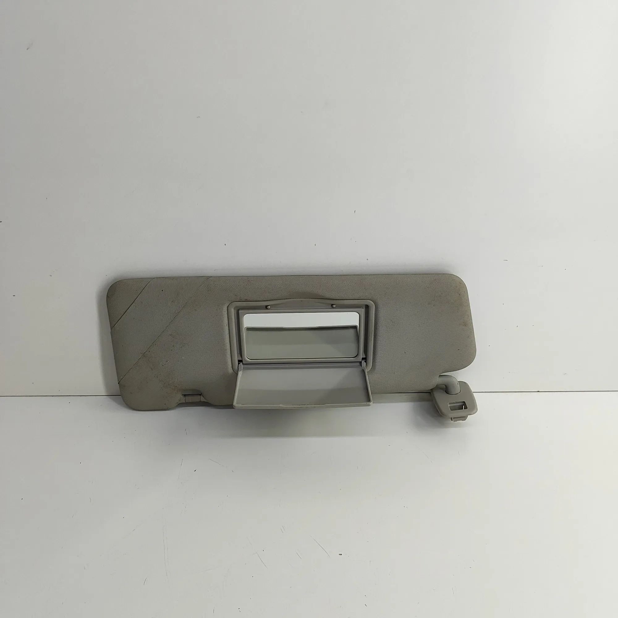 Renault Clio Left Side Sun Visor Left Side Sun Visor — RENAULT CLIO IV BH_ (2012...