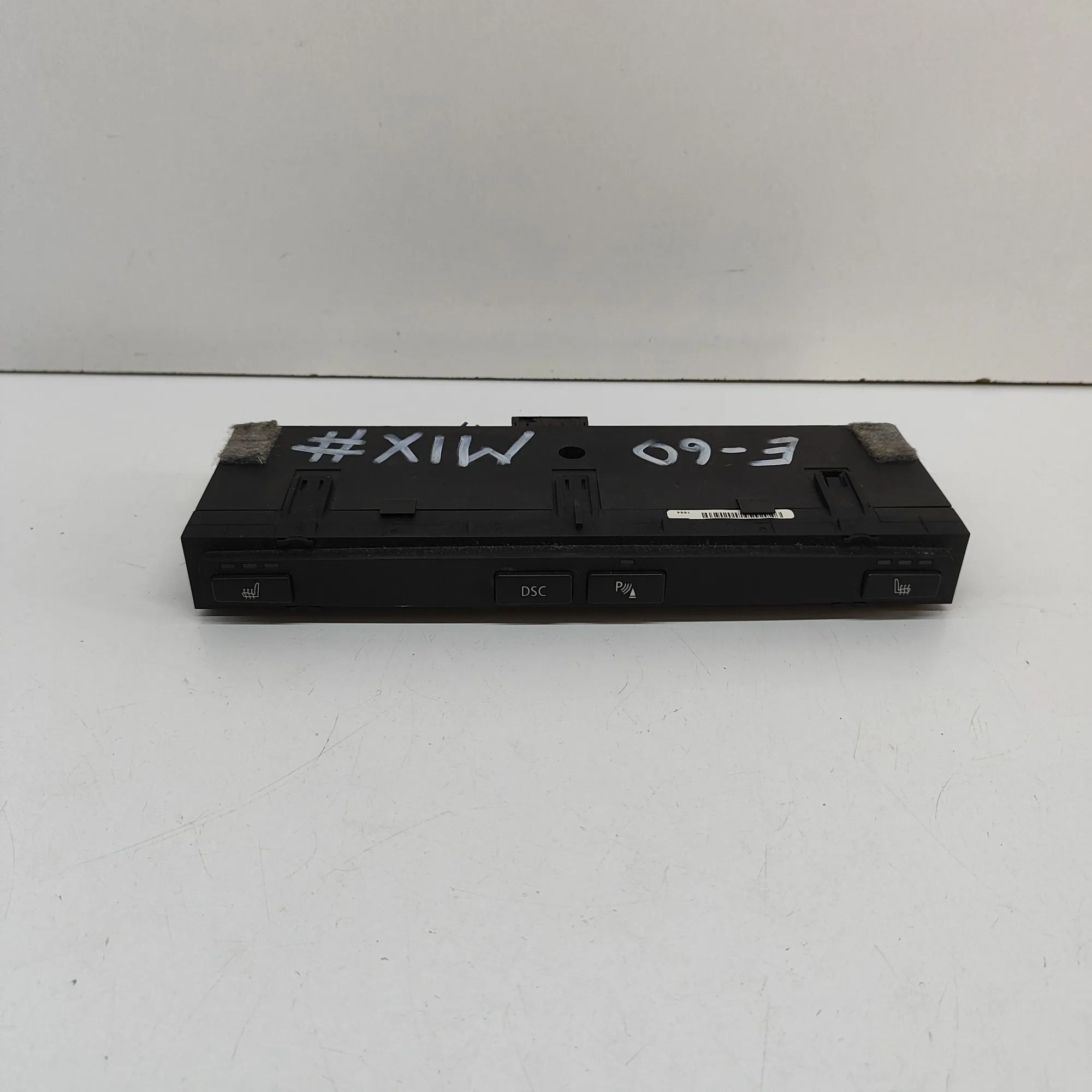 BMW 5 (E39) Button Switch Panel Button Switch Panel — BMW 5 E60 (2001-2010) — 6...