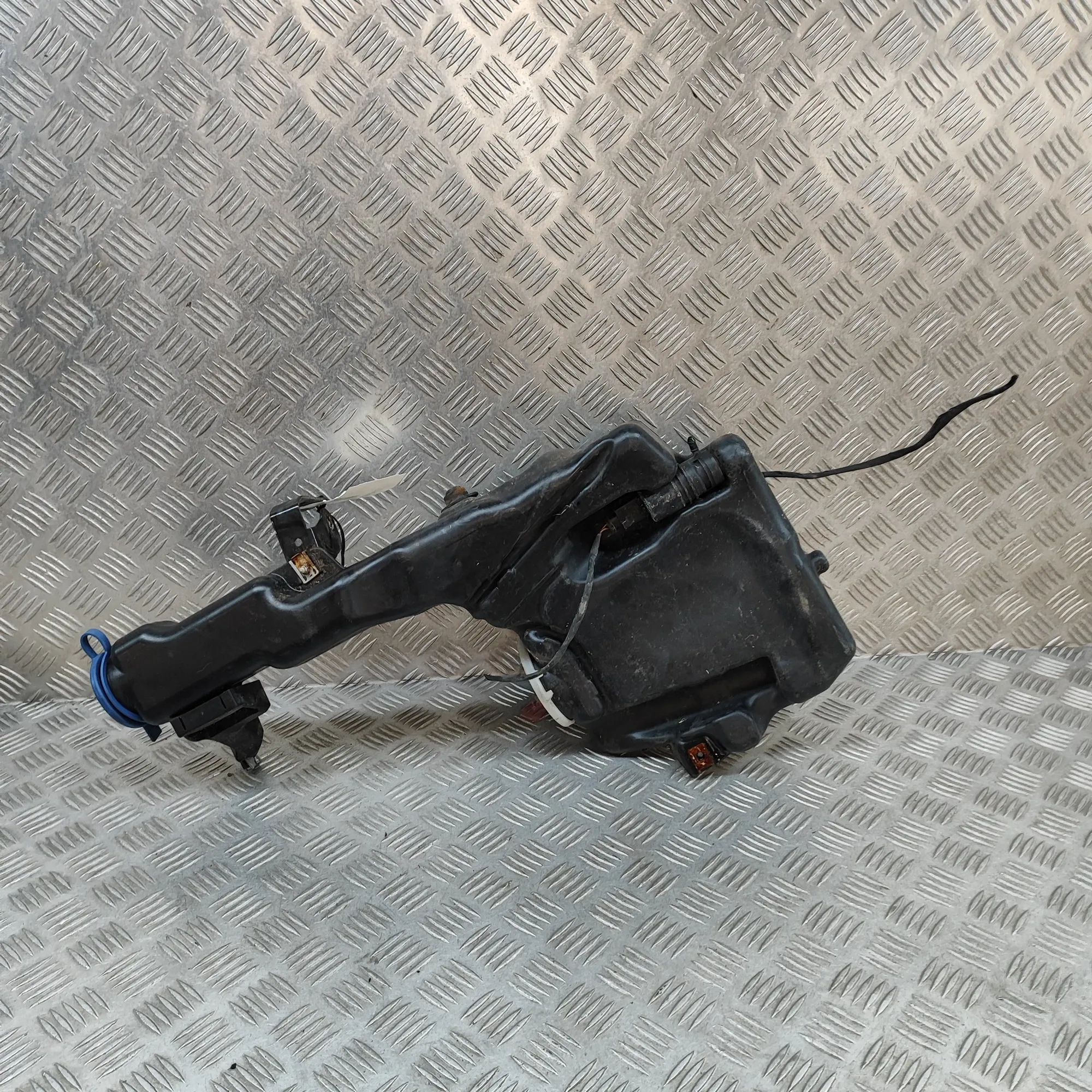Mercedes-Benz S Coupe (C217) Window Washer Tank Window Washer Tank — MERCEDES BENZ E-CLASS COUP...