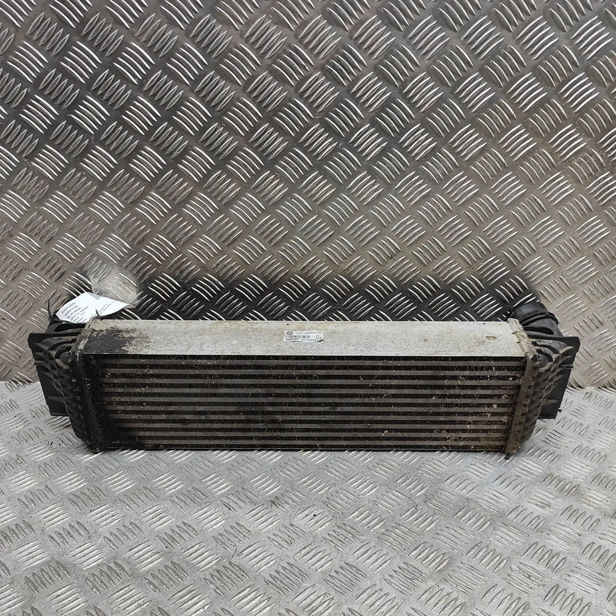 BMW 5 (F10 / F11) Intercooler radiator Intercooler radiator — BMW 5 Touring F11 (2009-...