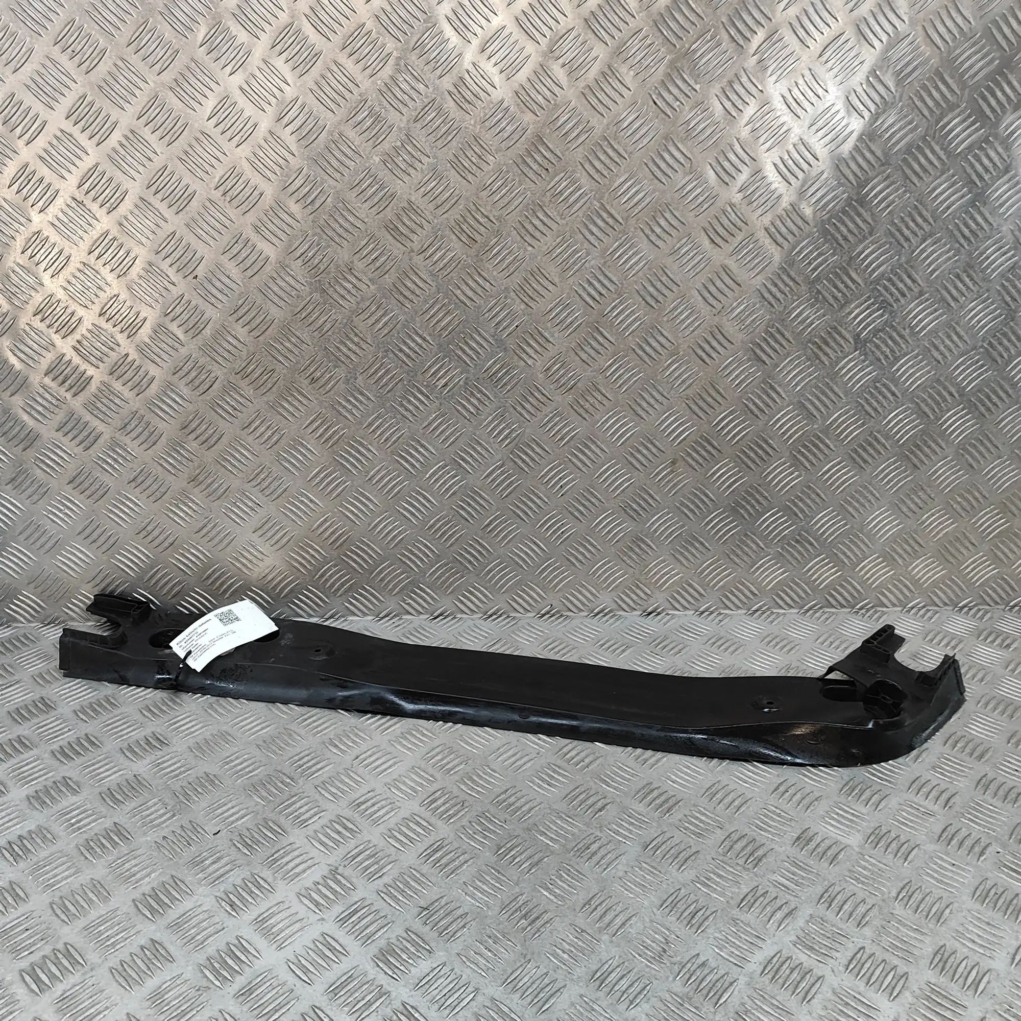 BMW 6 (F06 / F12 / F13) Tailgate drip rail trim — right Tailgate drip rail trim — right — BMW 6 Cabrio ...