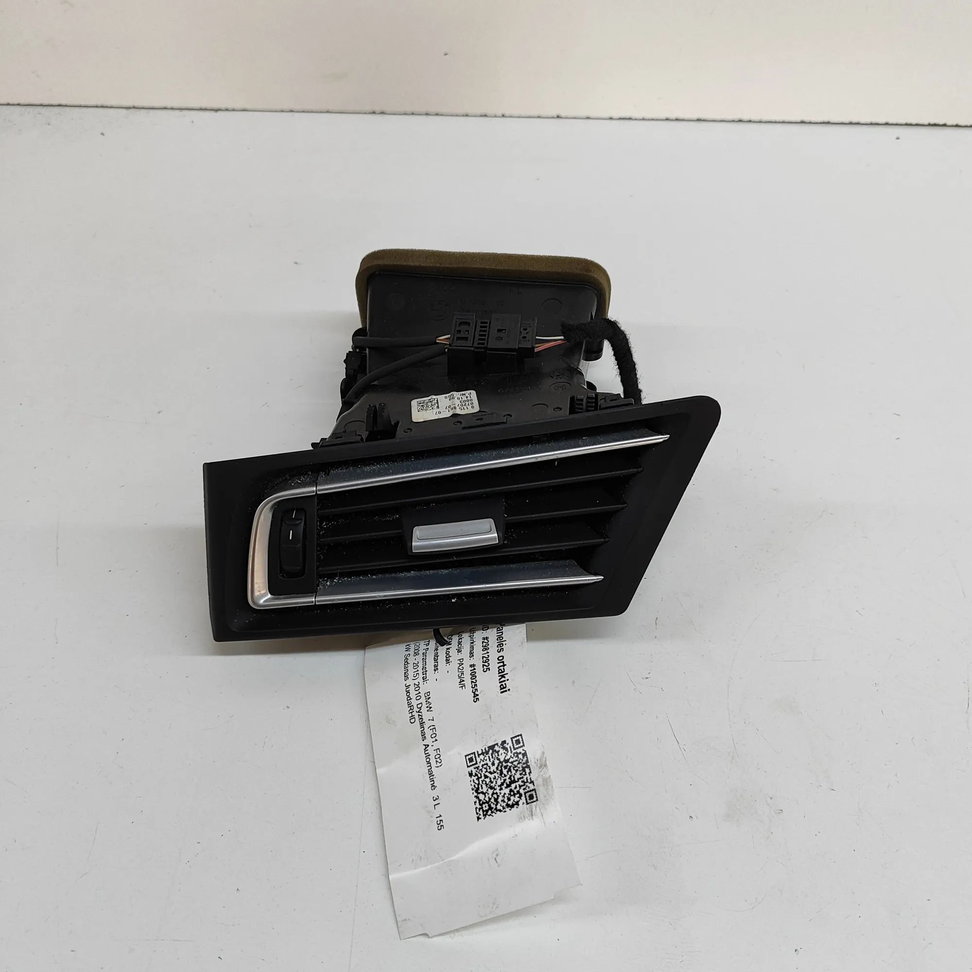 BMW 7 (F01 / F02 / F03 / F04) Dashboard Air Vents Dashboard Air Vents — BMW 7 F01, F02 (2008-2015...