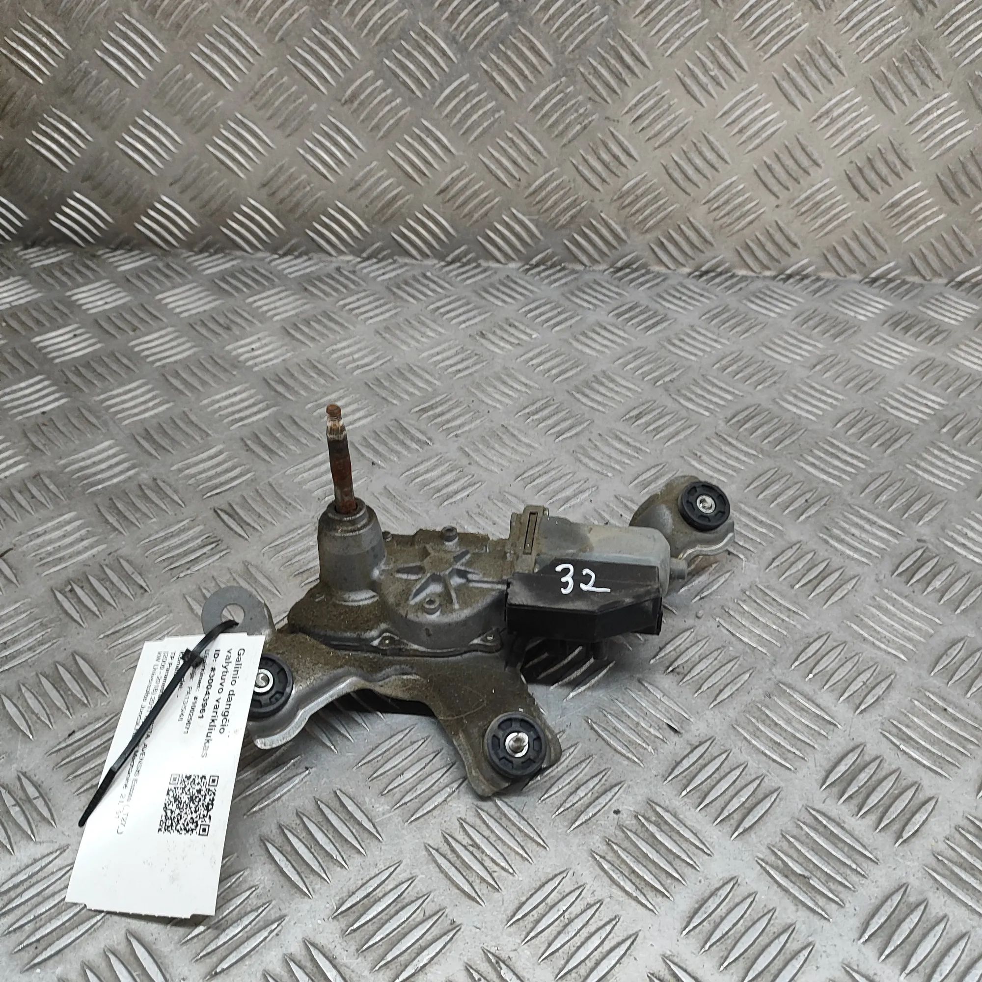 Toyota Avensis (T27) Tailgate wiper motor Tailgate wiper motor — TOYOTA AVENSIS Estate _T...
