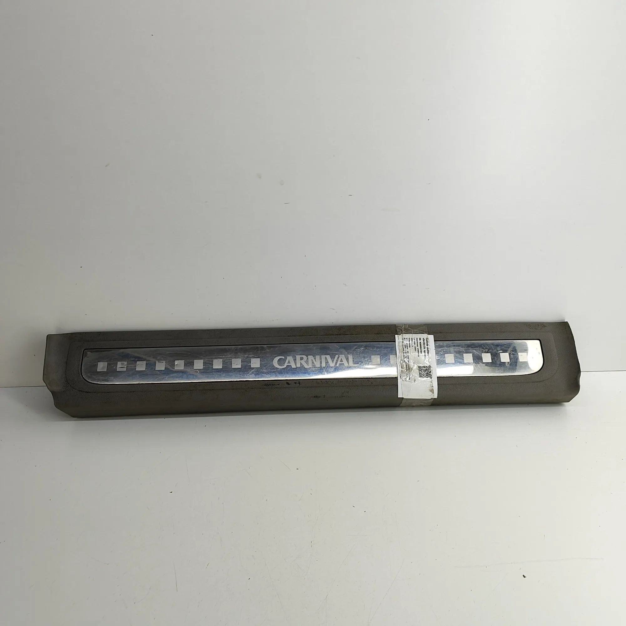 Kia Carnival Sill trim — rear right Sill trim — rear right — KIA CARNIVAL / GRAND C...