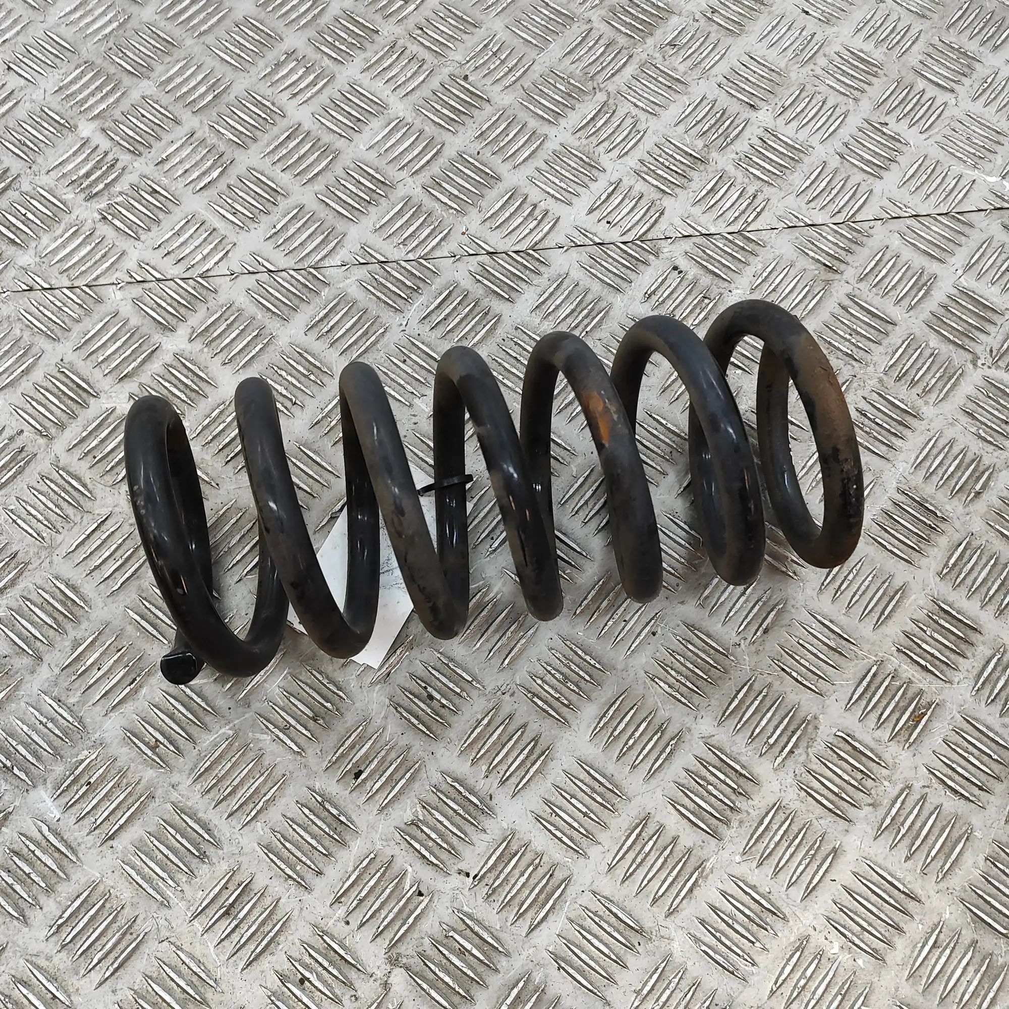 Chevrolet Captiva Rear Right Coil Spring Rear Right Coil Spring — CHEVROLET CAPTIVA C100...