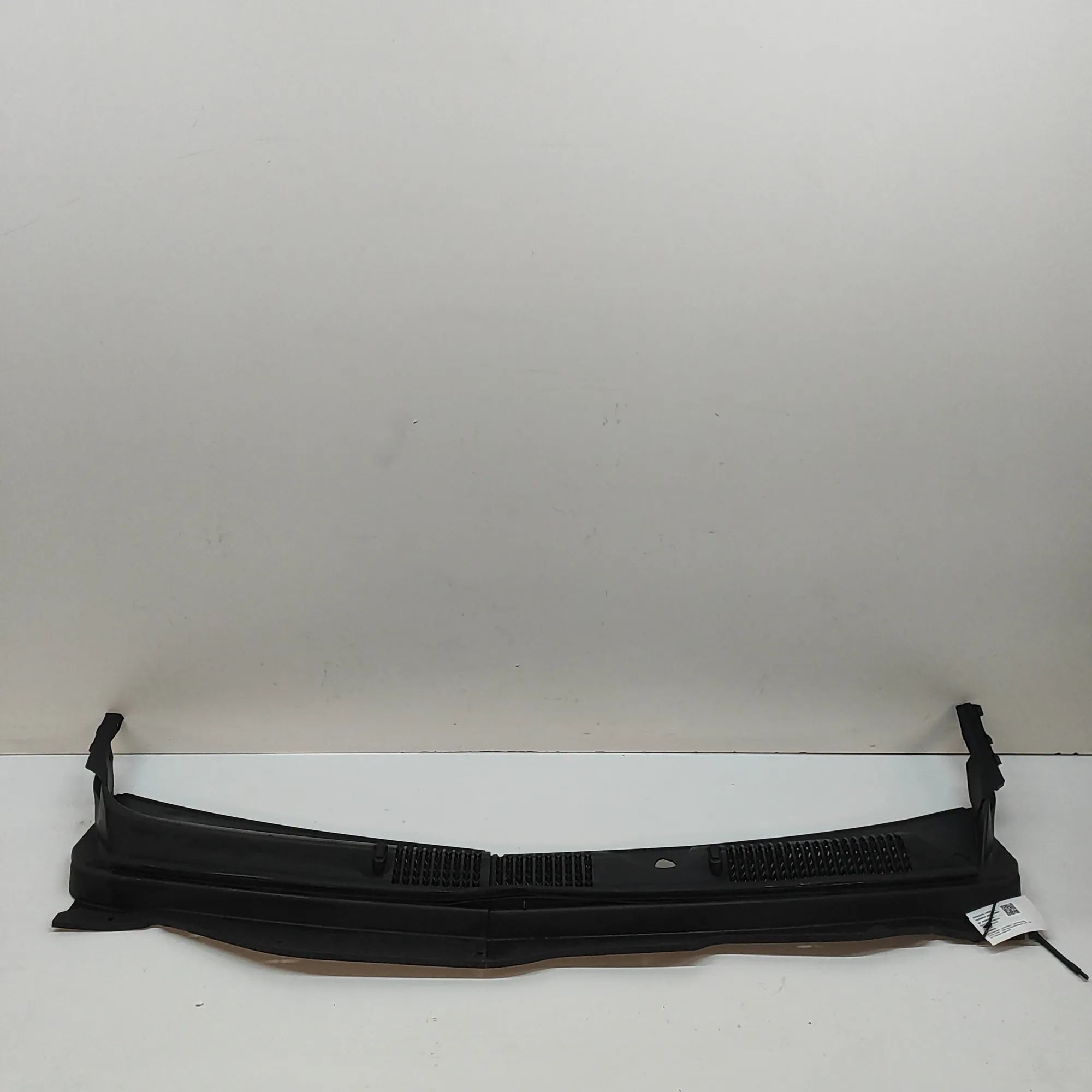 Chevrolet Captiva Front Wiper Cowl Trim Front Wiper Cowl Trim — CHEVROLET CAPTIVA C100,...