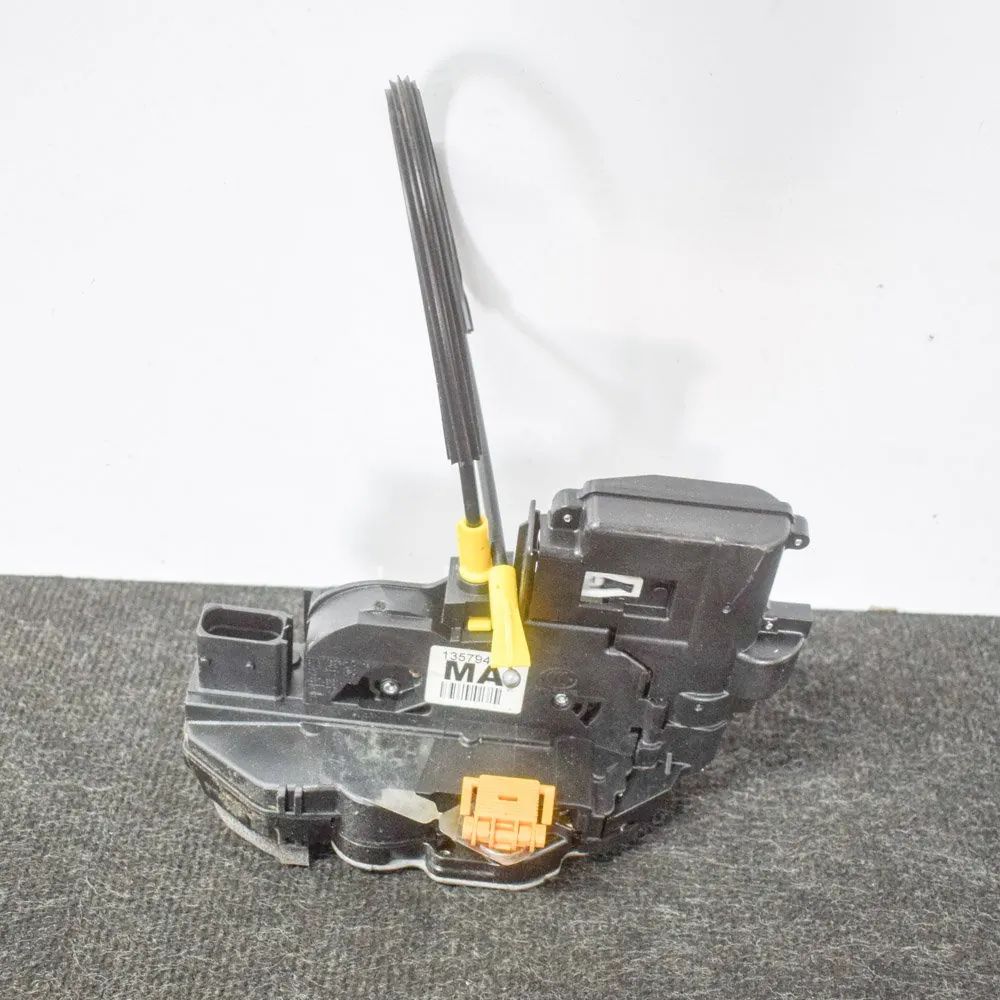 Chevrolet Malibu Front Right Door Lock Front Right Door Lock — CHEVROLET MALIBU V300 (...