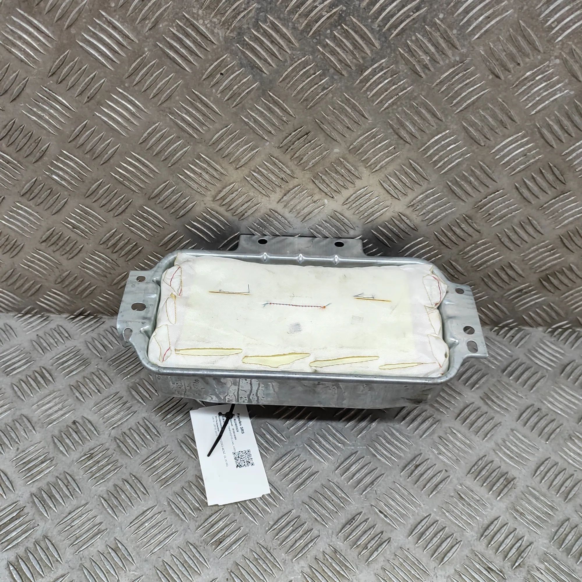 Mercedes-Benz A (W176) Dashboard Safety Bag SRS Dashboard Safety Bag SRS — MERCEDES BENZ GL-CLA...