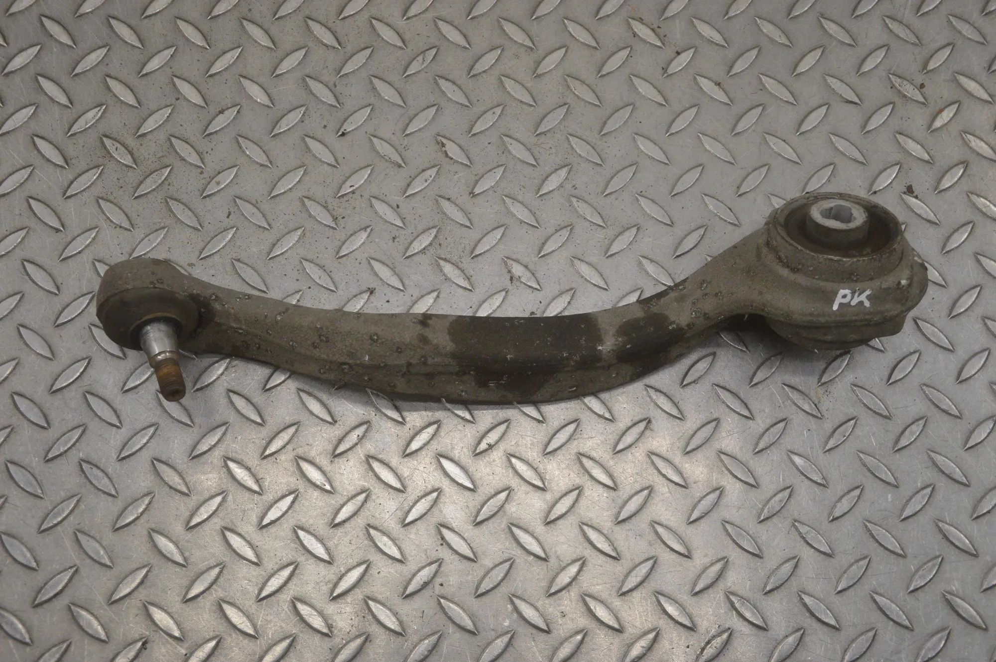 Mercedes-Benz A (W176) Front Left Curved Control Arm Front Left Curved Control Arm — MERCEDES BENZ E...