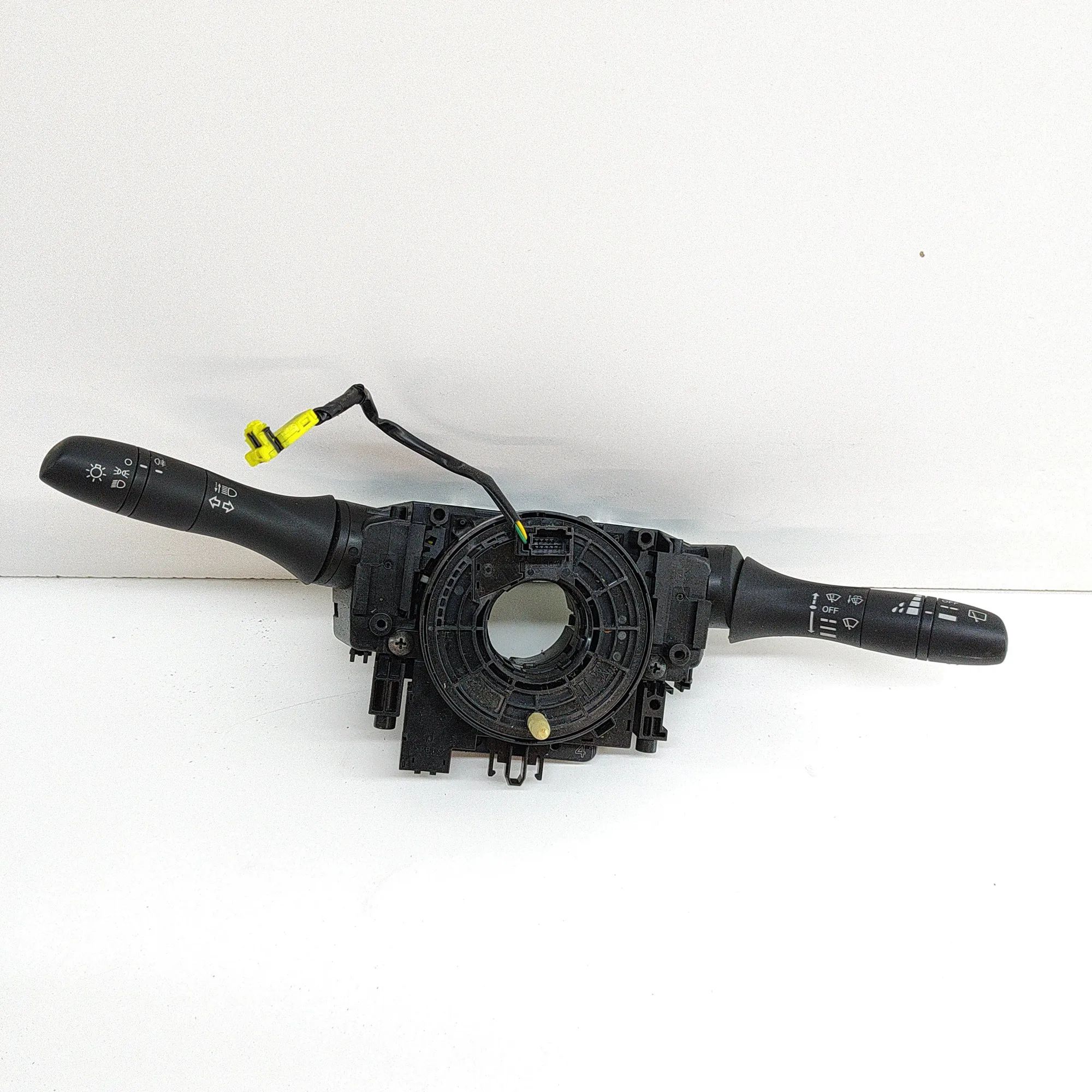 Nissan Pulsar (C13) Indicator Wiper Stalk Switch Indicator Wiper Stalk Switch — NISSAN PULSAR Ha...