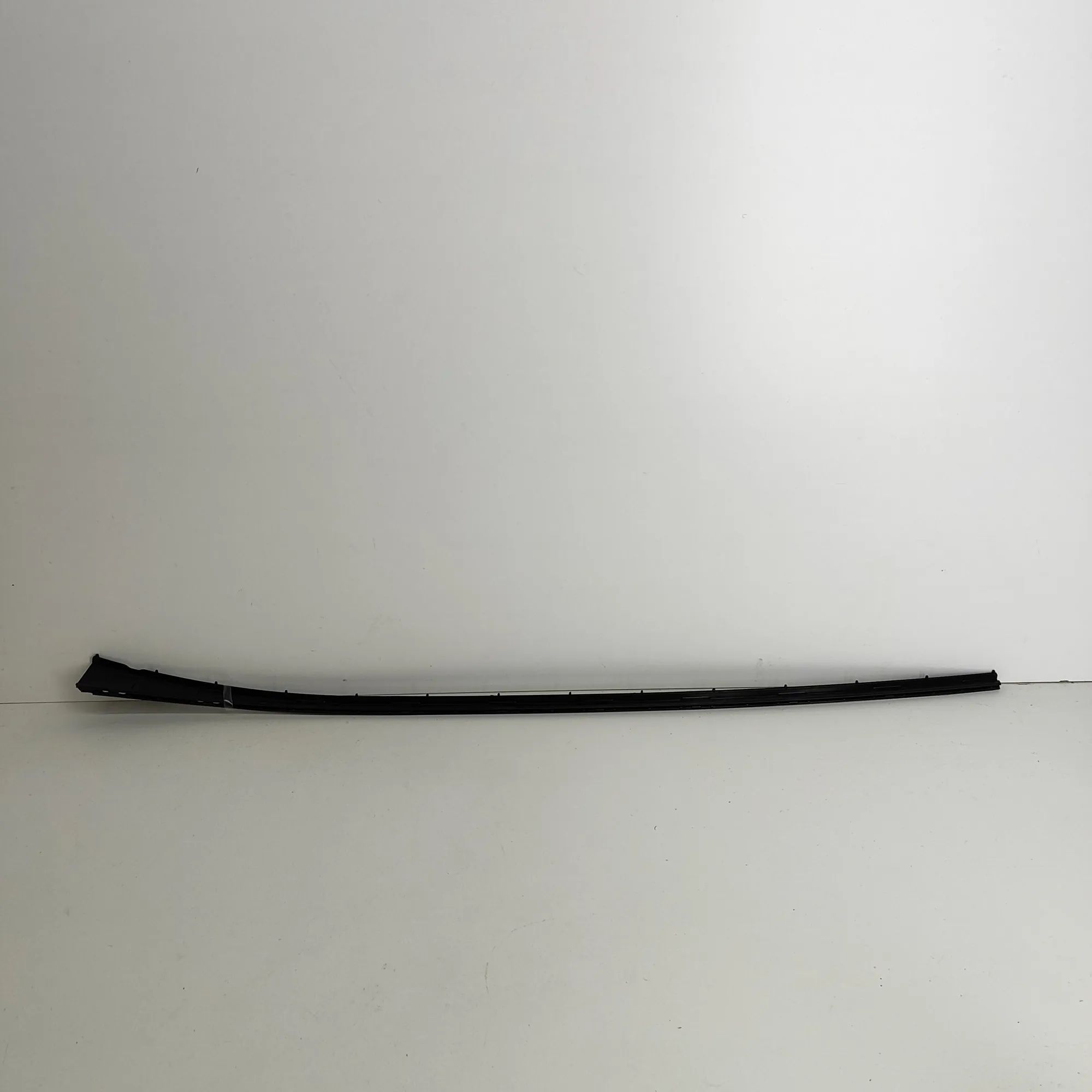 Ford Fiesta Windshield Left Vertical Trim Windshield Left Vertical Trim — FORD FIESTA VII...