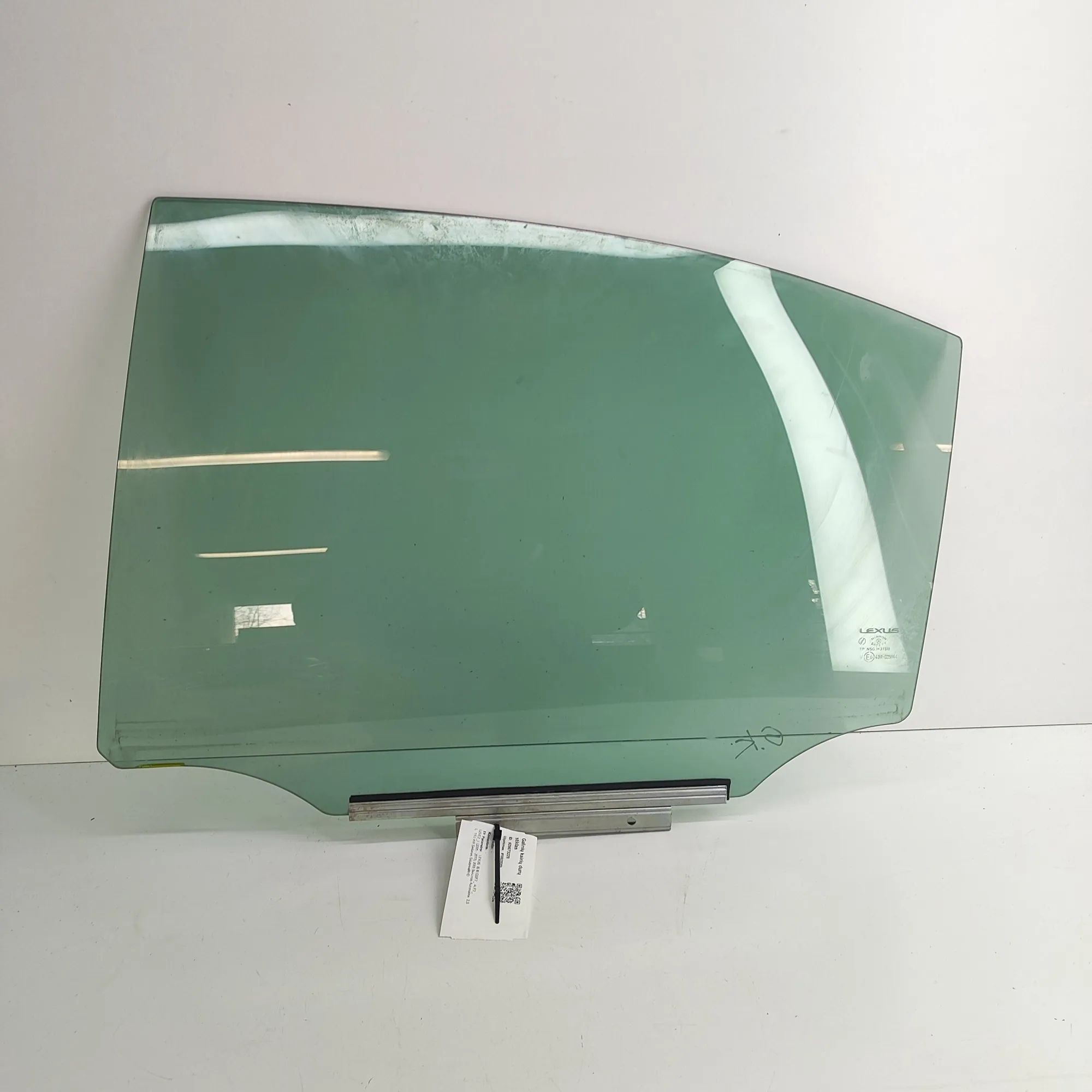 Lexus IS Rear Left Door Window Rear Left Door Window — LEXUS IS II GSE2_, ALE2...