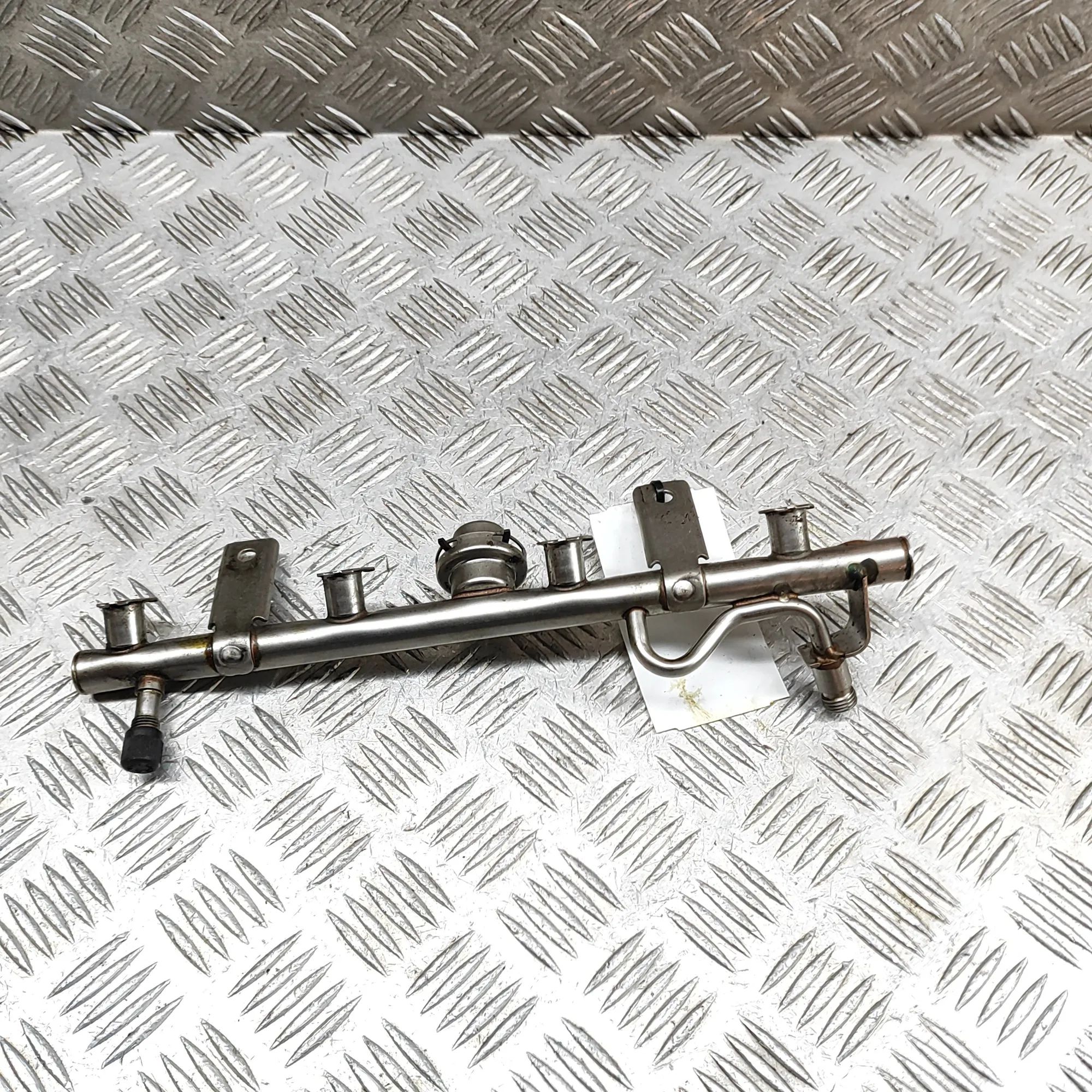 Mercedes-Benz A (W168) Fuel Rail Fuel rail — MERCEDES BENZ C W203 (2000-2007) — ...