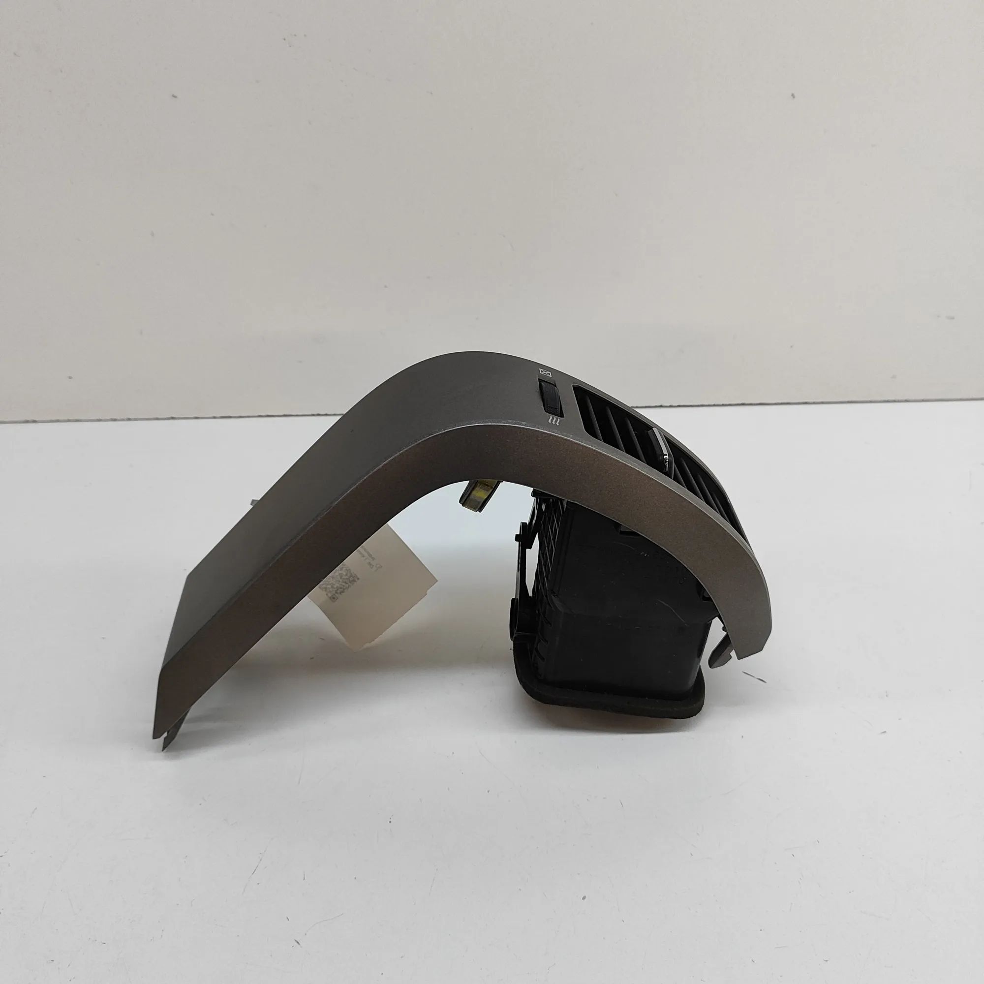 Toyota Prius Dashboard Air Vents Dashboard Air Vents — TOYOTA PRIUS Hatchback _W...