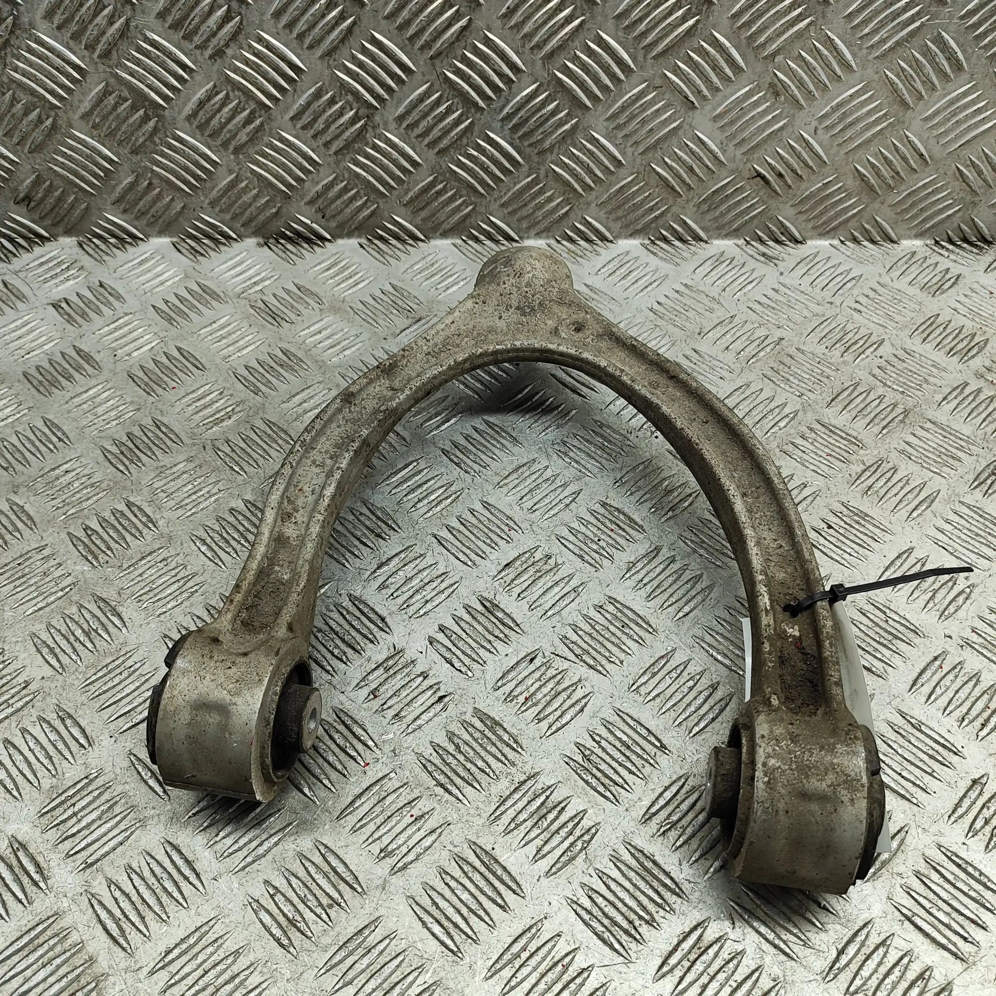 Mercedes-Benz A (W176) Front Left Upper Control Arm Front Left Upper Control Arm — MERCEDES BENZ E-...