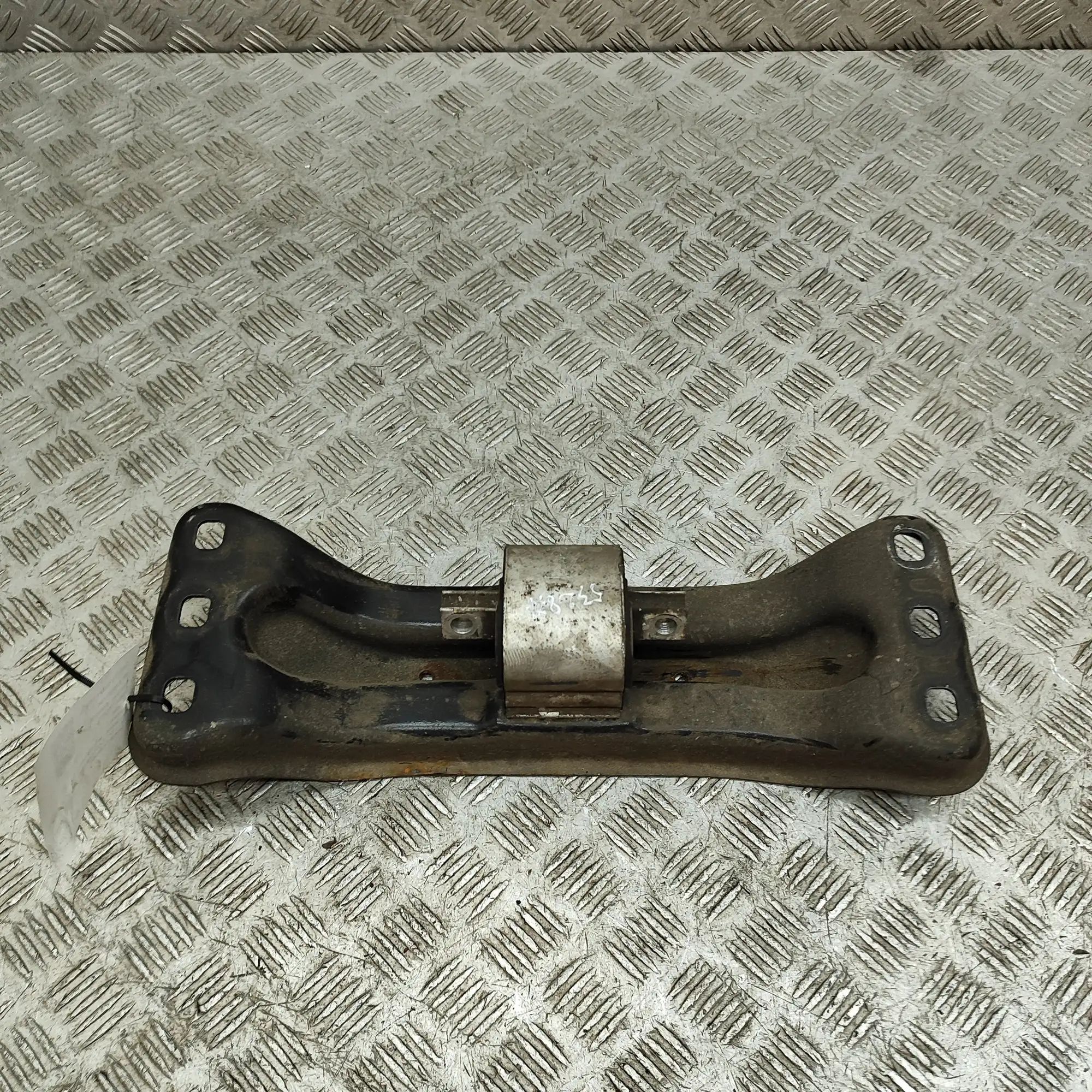 Mercedes-Benz A (W176) Gearbox Support Mount Bracket Gearbox Support Mount Bracket — MERCEDES BENZ E...