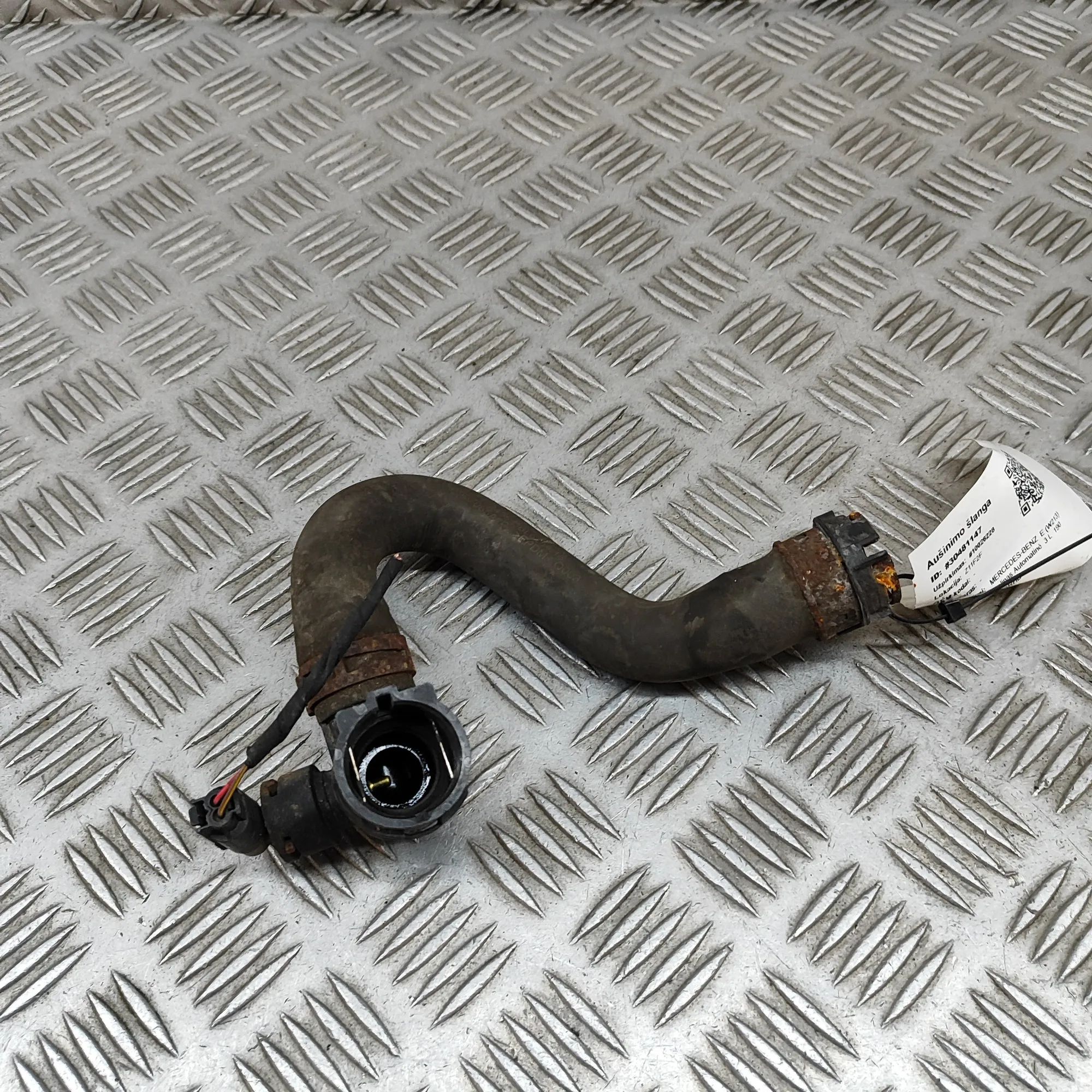 Mercedes-Benz A (W176) Шланг системы охлаждения Coolant hose — MERCEDES BENZ E-CLASS (W213) (20...