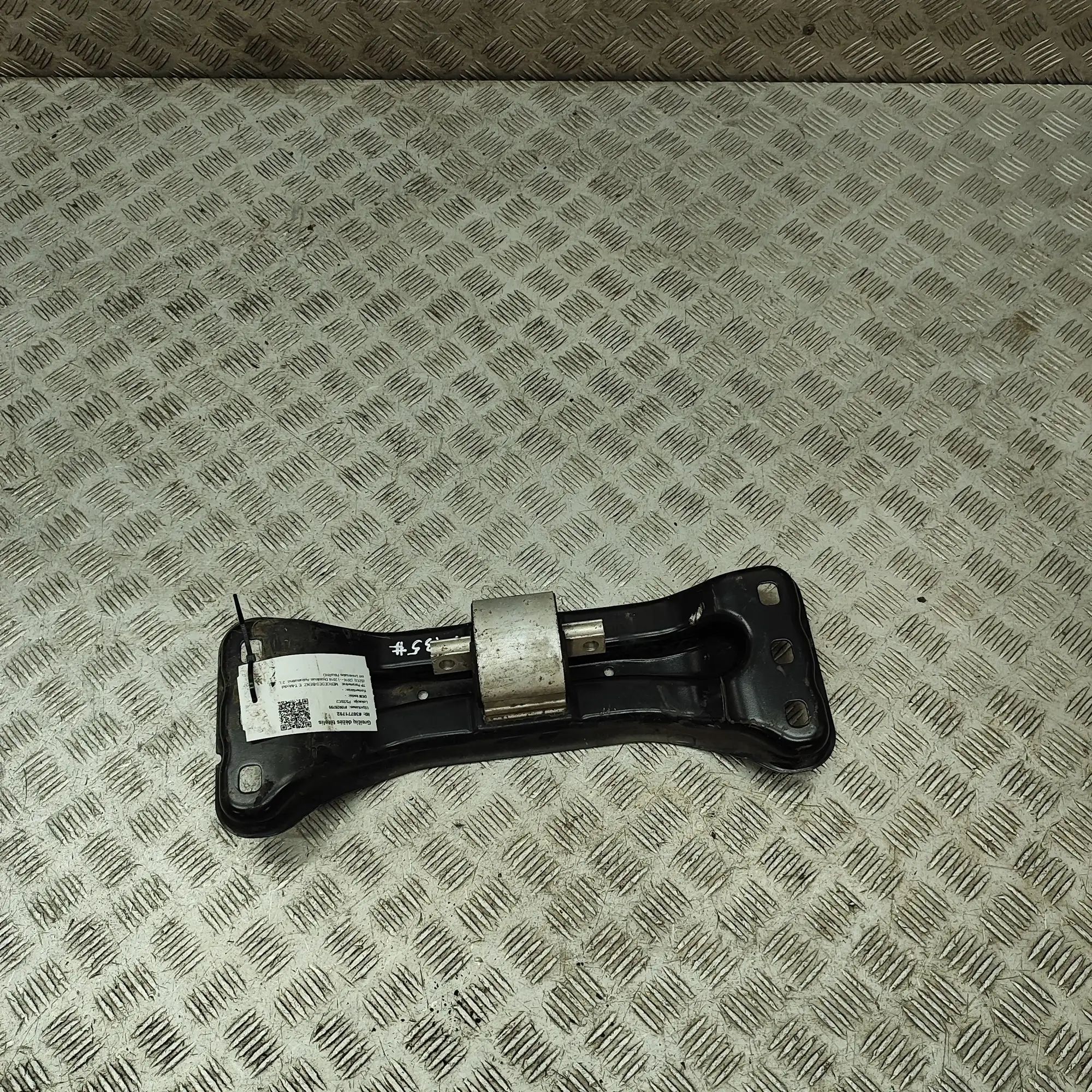 Mercedes-Benz A (W176) Gearbox Support Mount Bracket Gearbox Support Mount Bracket — MERCEDES BENZ E...