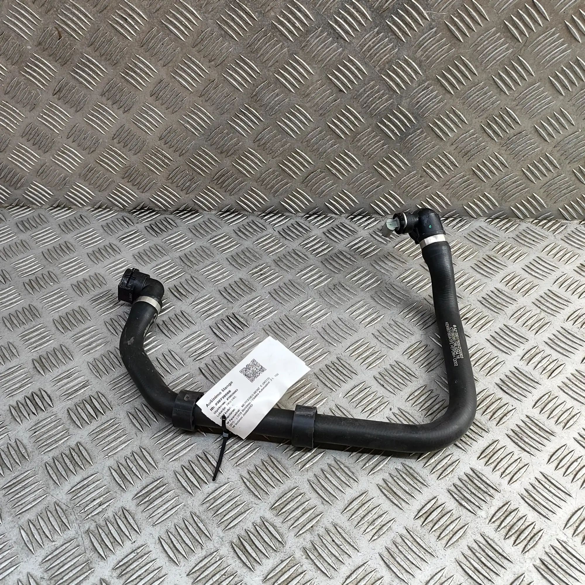 Mercedes-Benz A (W176) Шланг системы охлаждения Coolant hose — MERCEDES BENZ E-CLASS (W213) (20...