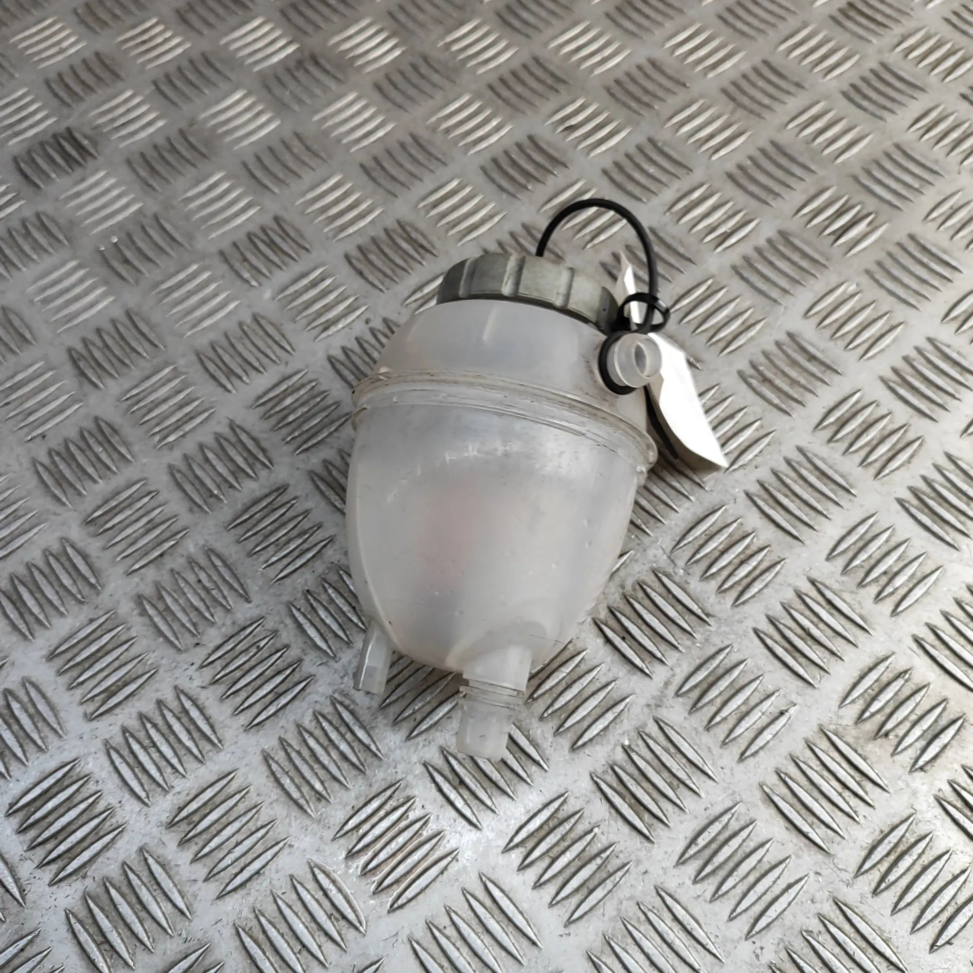 Mercedes-Benz A (W176) Expansion Tank Expansion tank — MERCEDES BENZ E-CLASS (W213) (...
